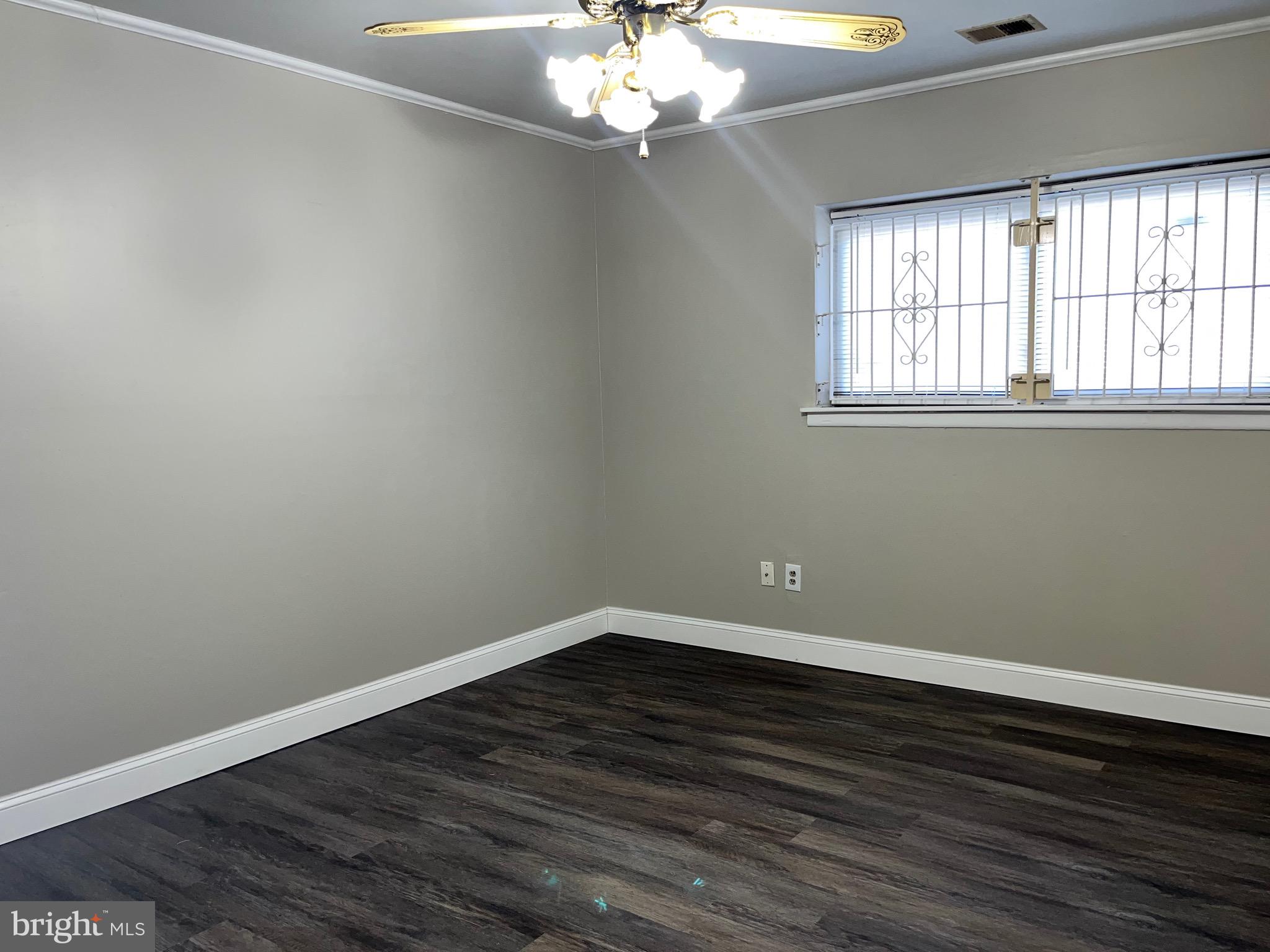 BENTLEY SQUARE - Residential