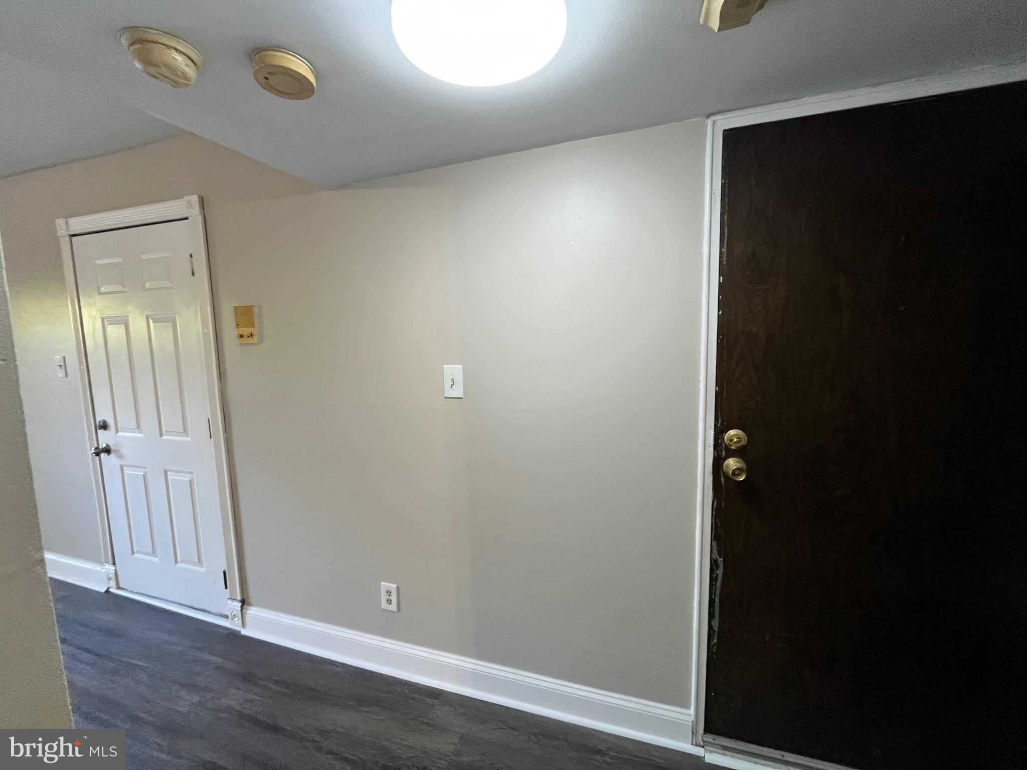 BENTLEY SQUARE - Residential