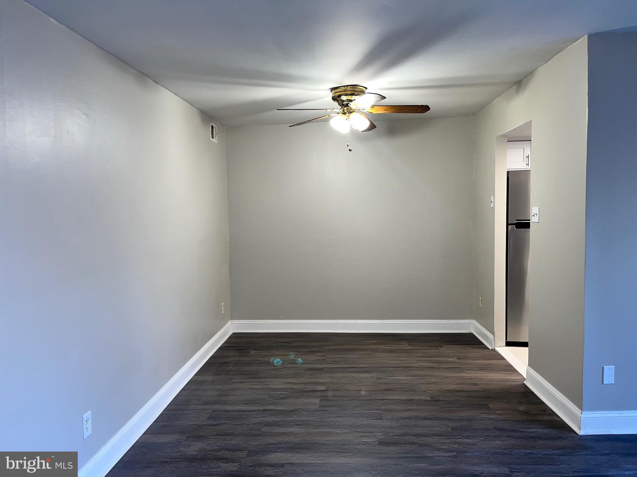 BENTLEY SQUARE - Residential