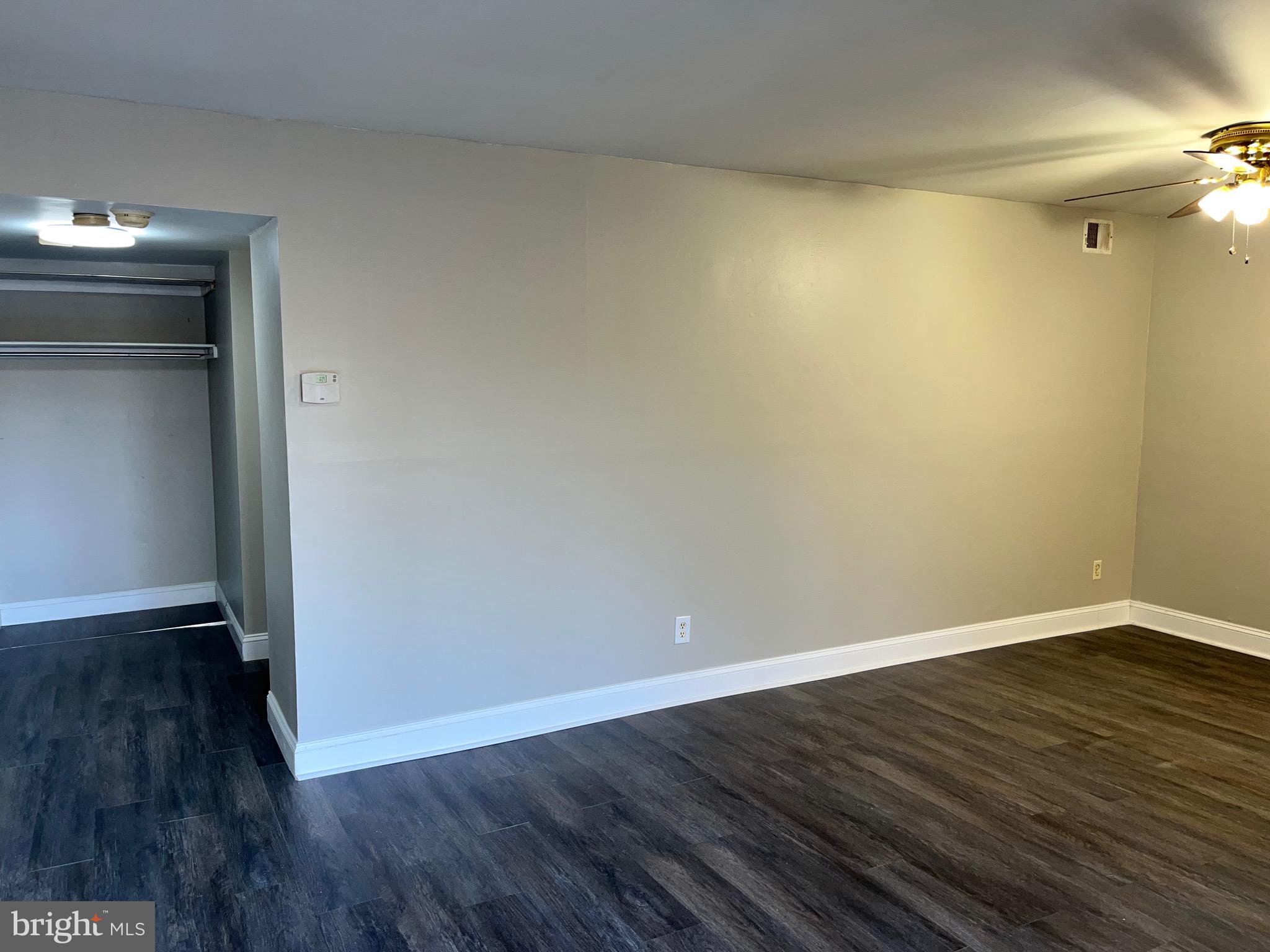 BENTLEY SQUARE - Residential