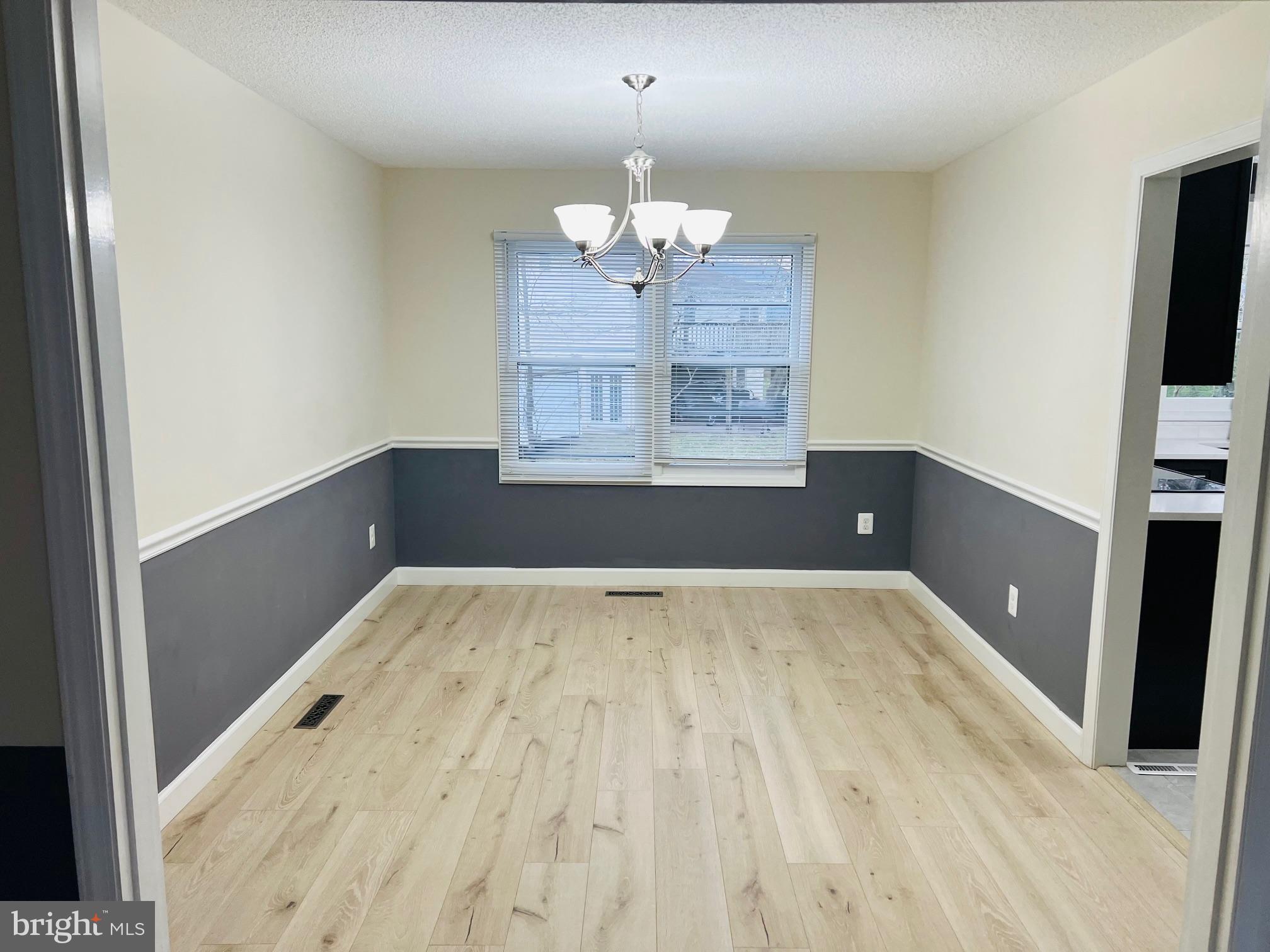 110 OAK VIEW DRIVE SE