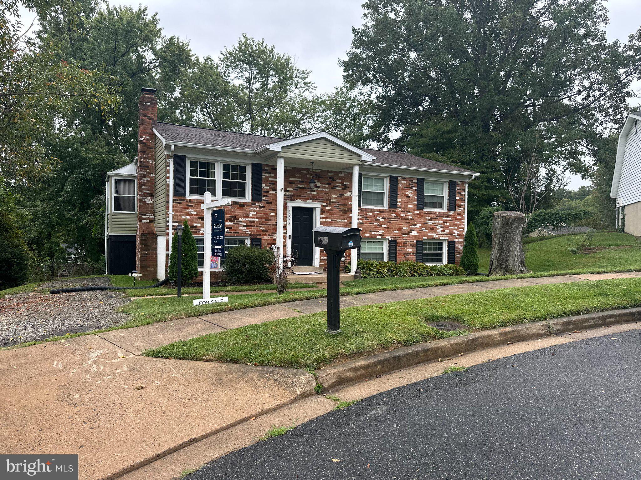 13637 LYNBROOK COURT
