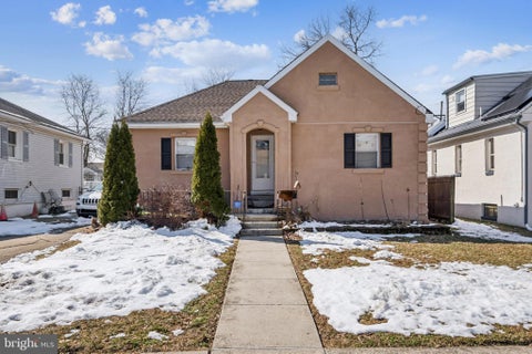 Photo of 206 S Maple Avenue, MAPLE SHADE, NJ 08052 (MLS # NJBL2105640)