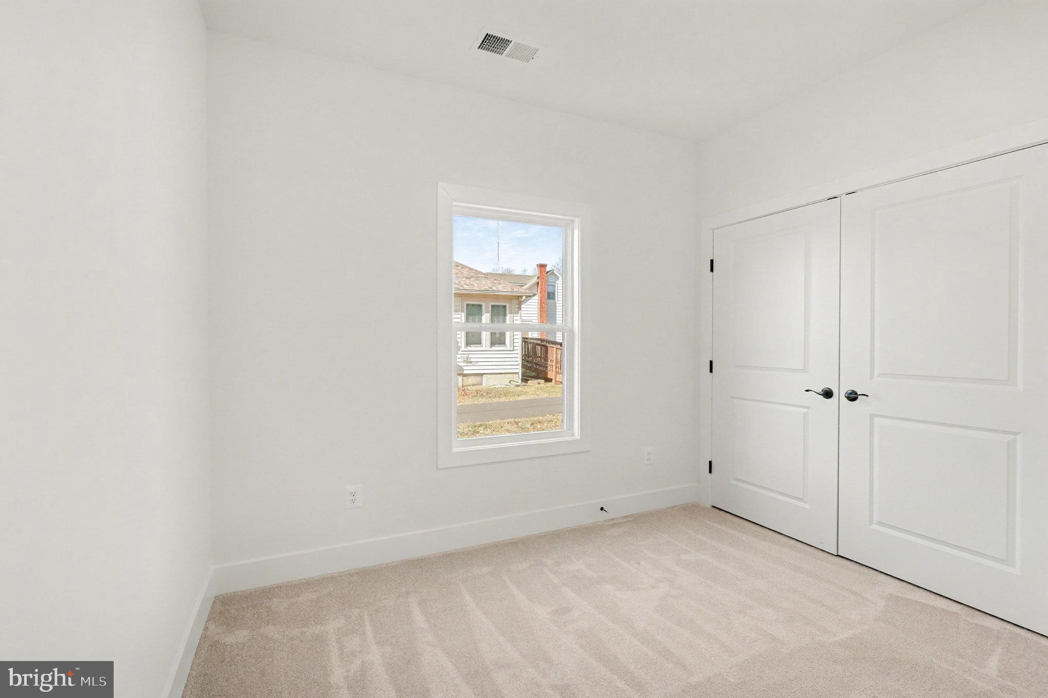 BROOKFIELD - Residential