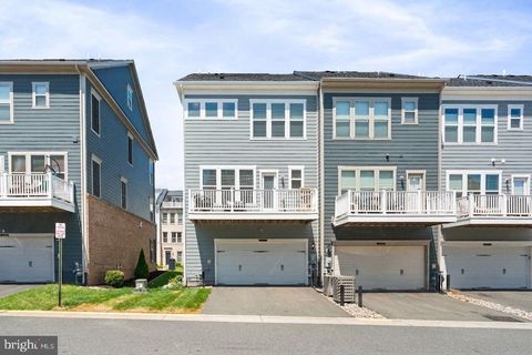 Tiny photo for 17259 Herring Gull Lane, DUMFRIES, VA 22026 (MLS # VAPW2118572)
