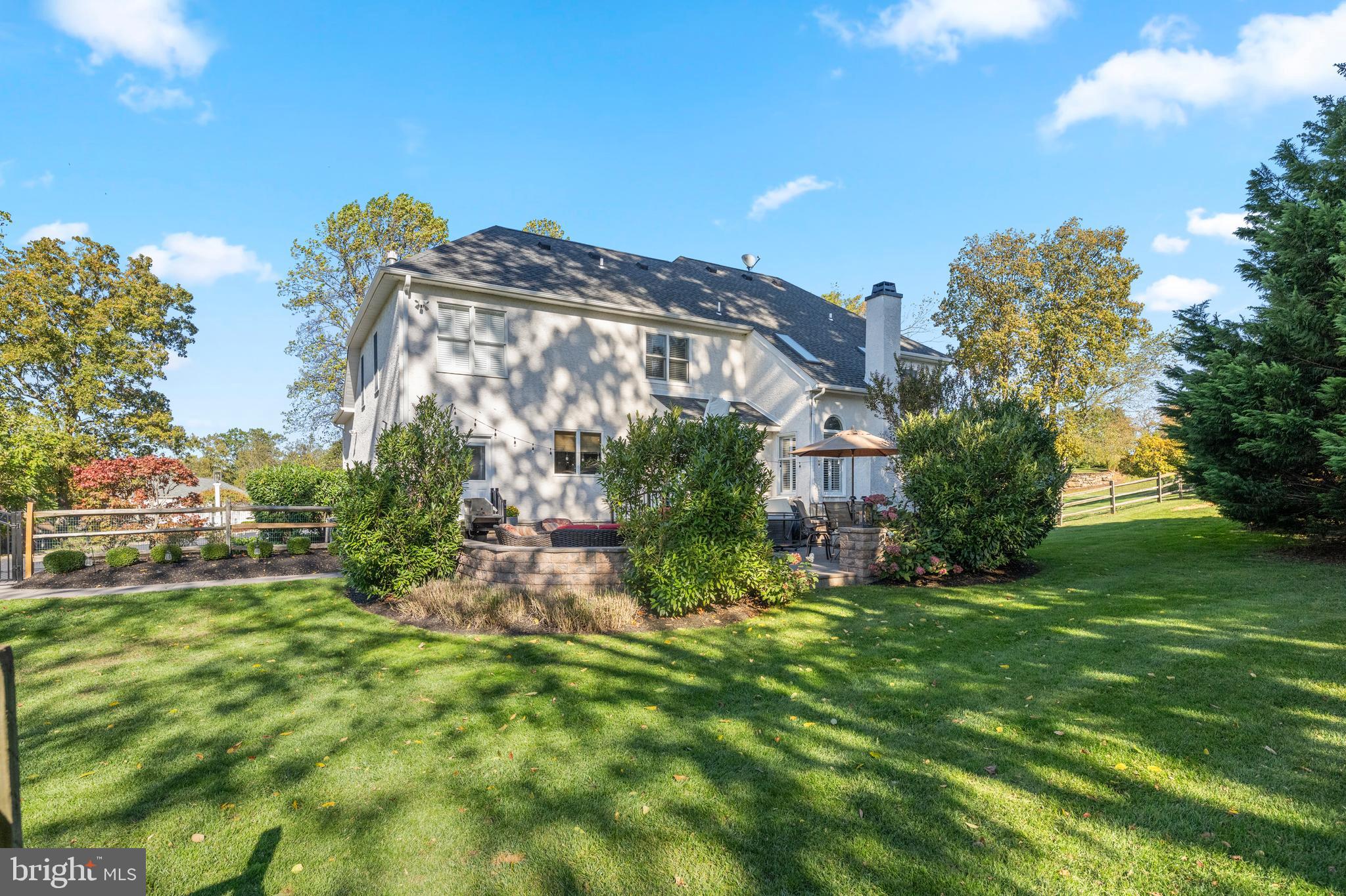 LAKERIDGE - Residential