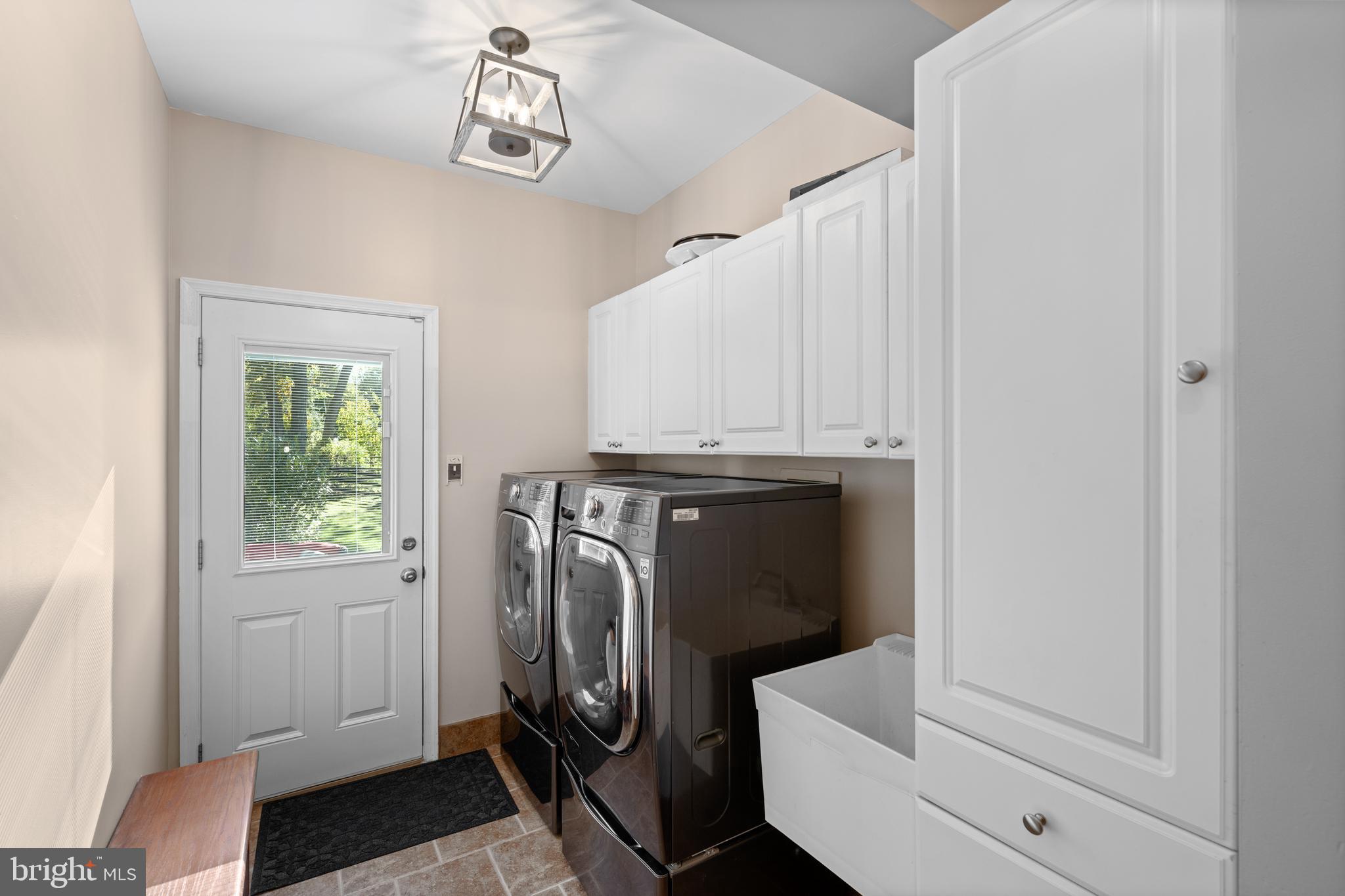 LAKERIDGE - Residential