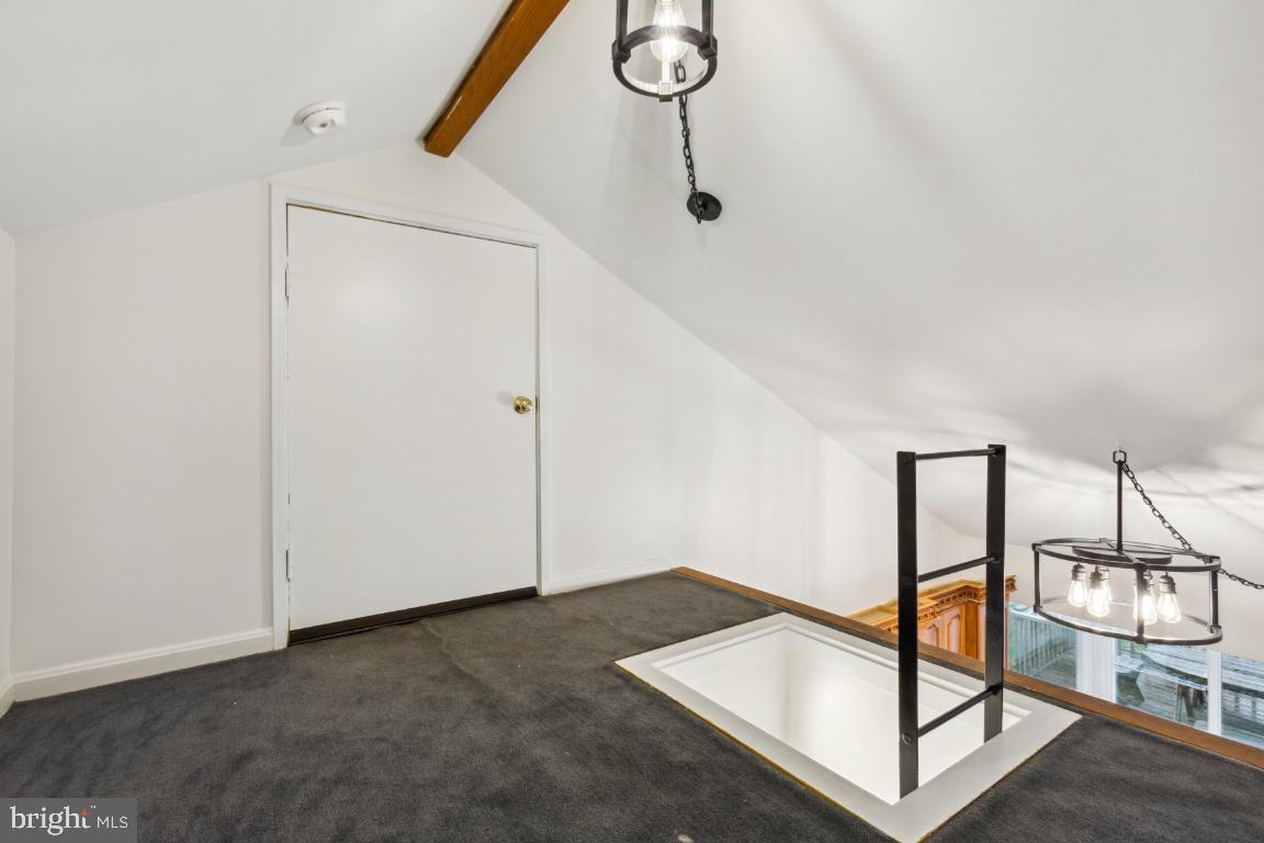 ROCKCREST - Residential