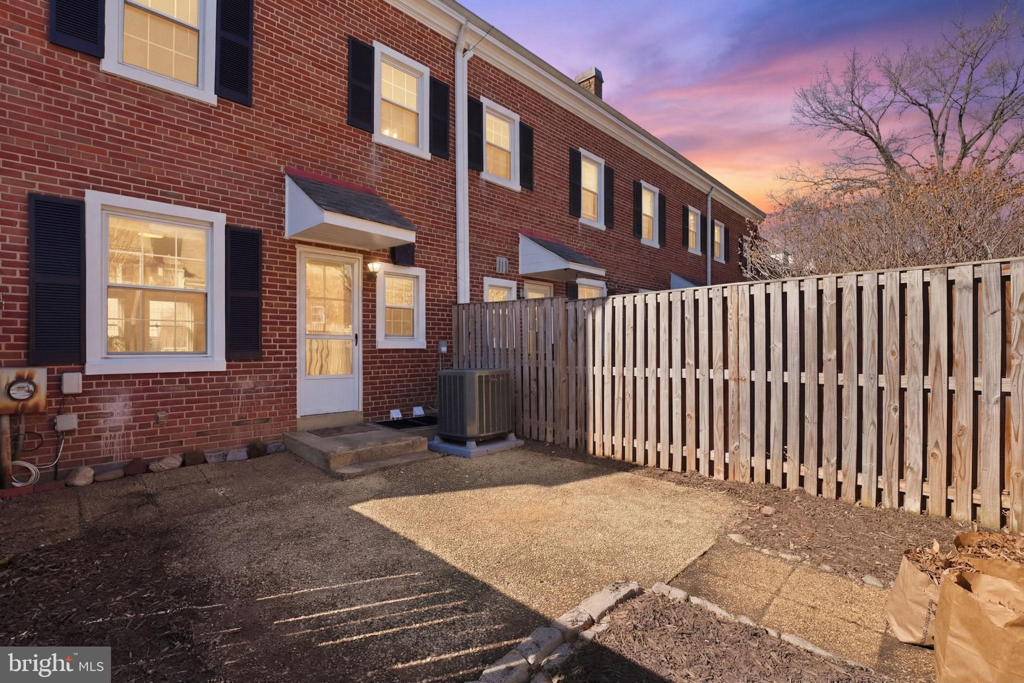 FAIRLINGTON MEWS - Residential