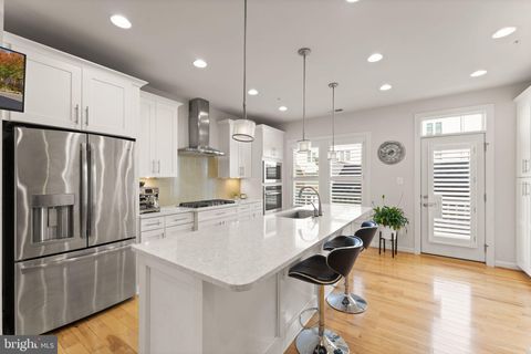 1137 S MONROE STREET S ARLINGTON VA 22204