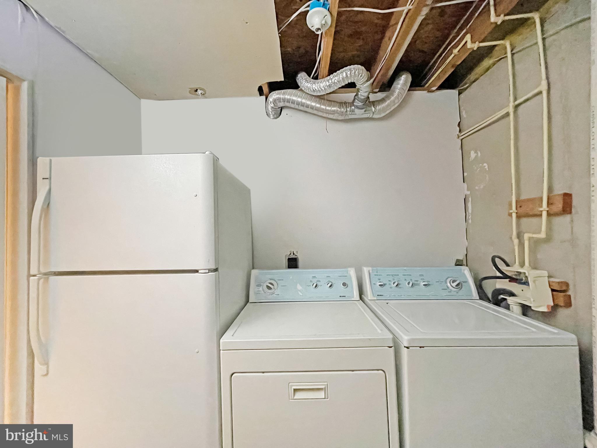 OAK CREST - Residential