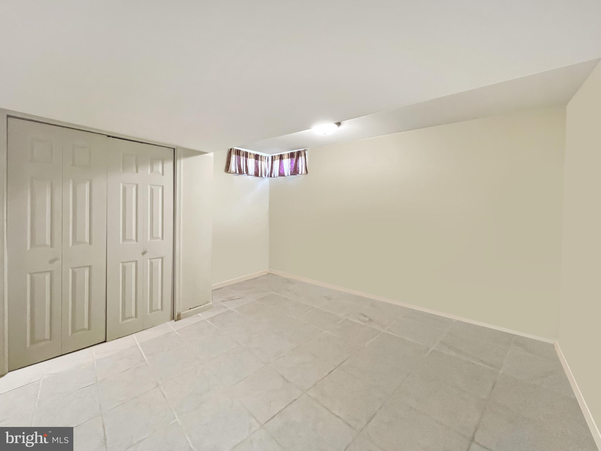 OAK CREST - Residential