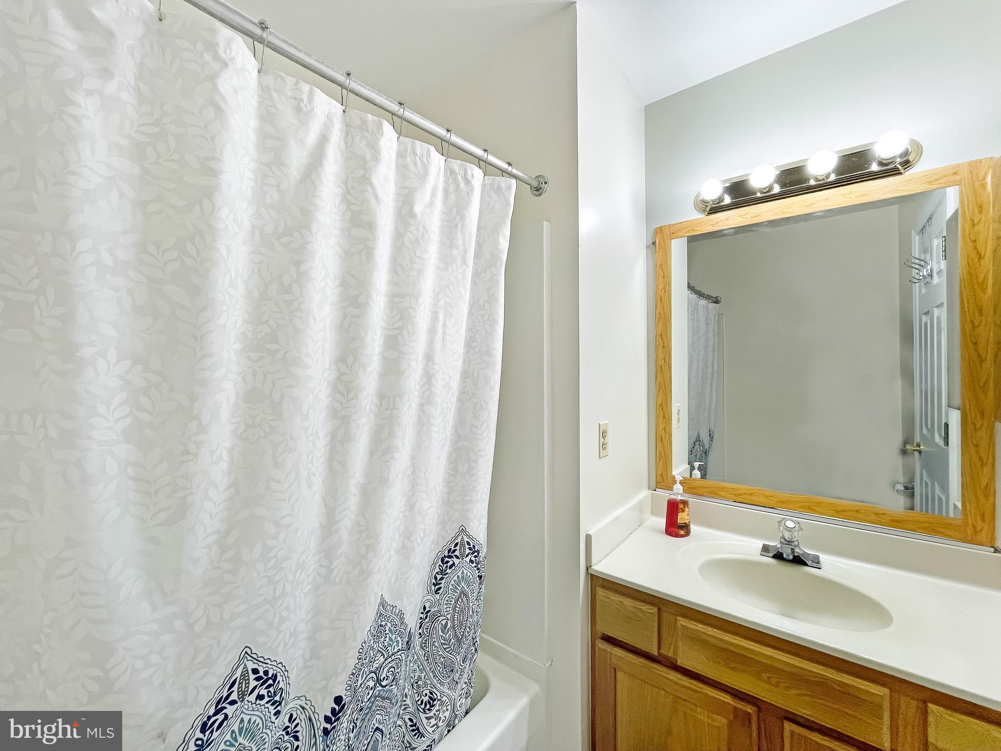 OAK CREST - Residential