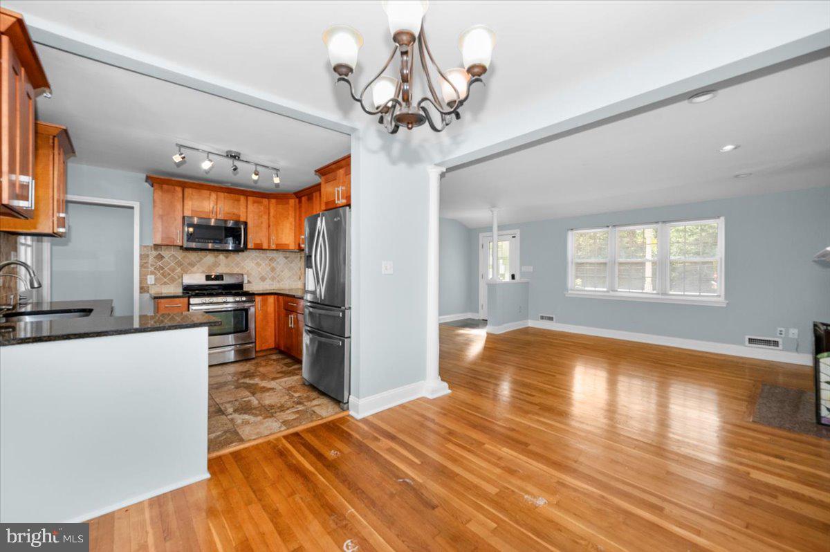 COLUMBIA PINES - Residential