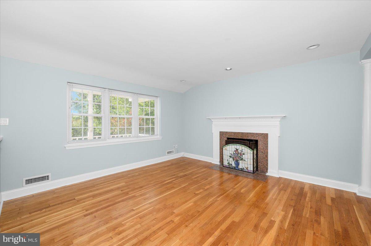 COLUMBIA PINES - Residential