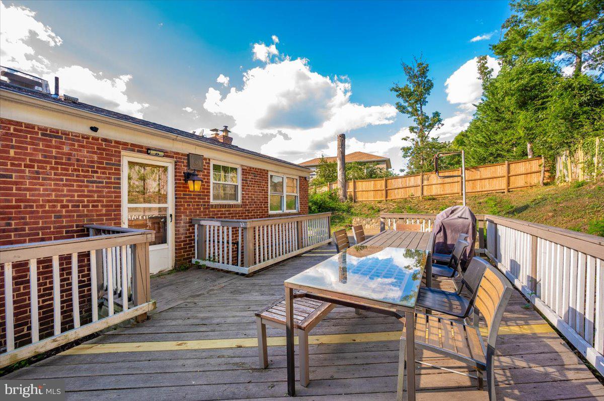 COLUMBIA PINES - Residential