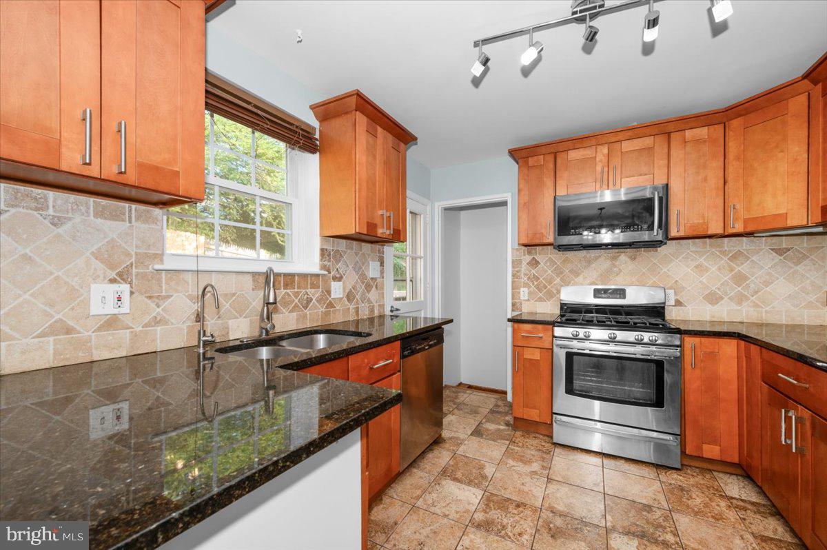 COLUMBIA PINES - Residential