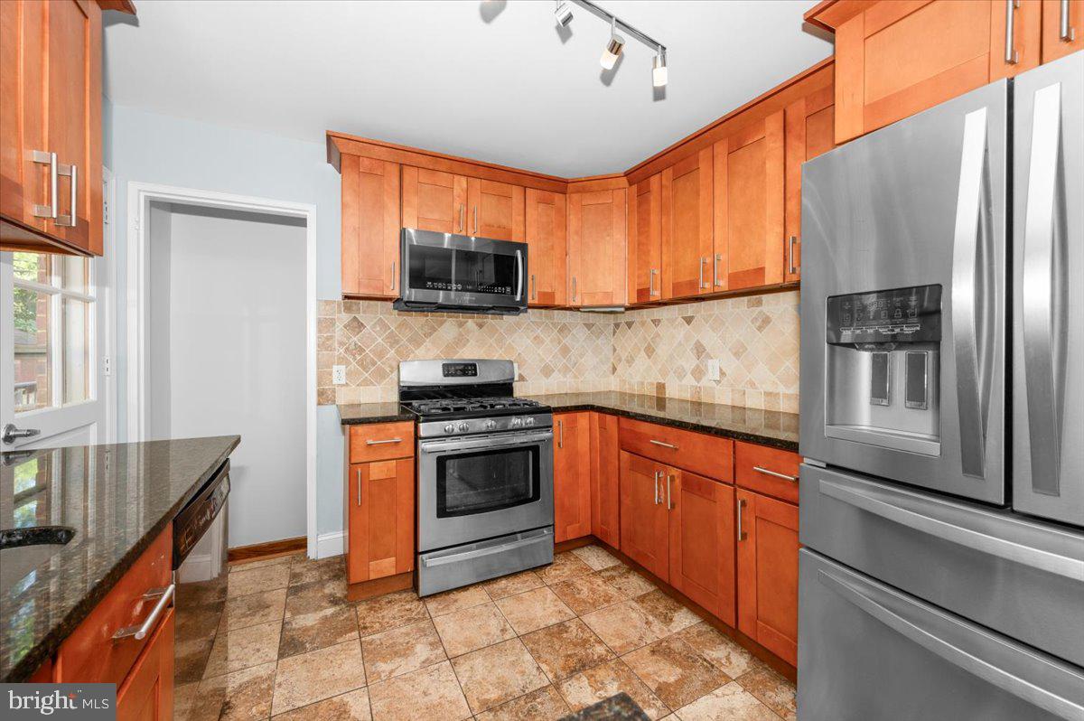 COLUMBIA PINES - Residential