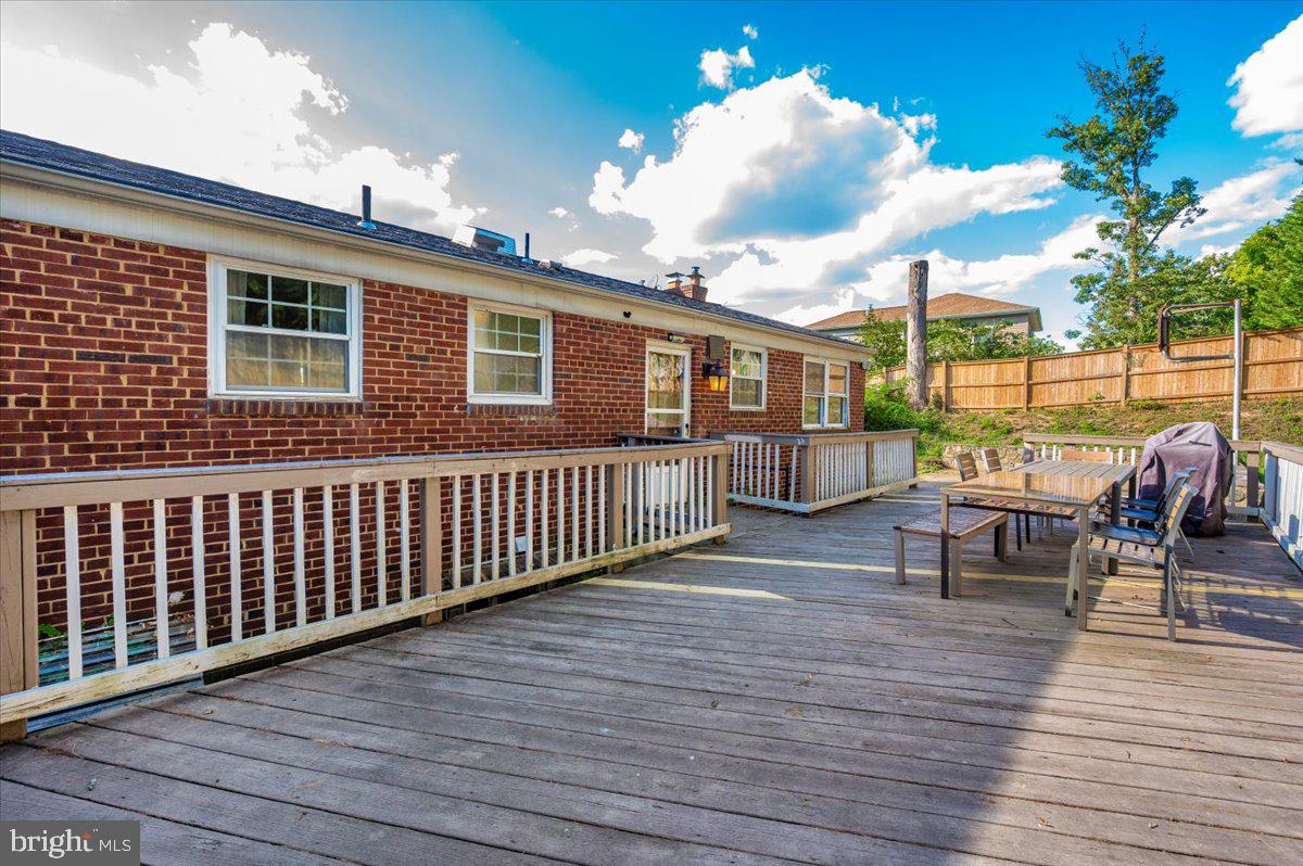 COLUMBIA PINES - Residential