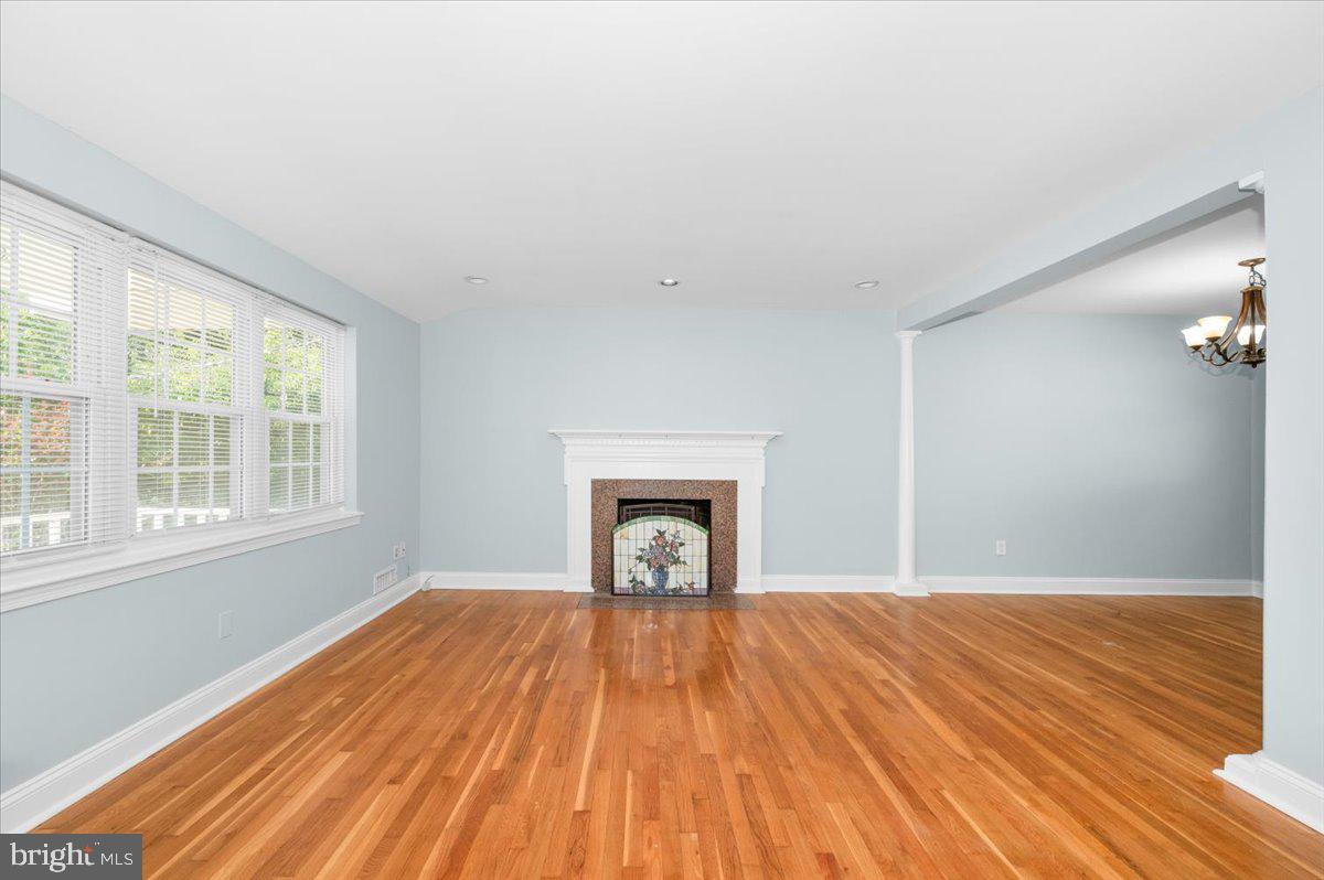 COLUMBIA PINES - Residential