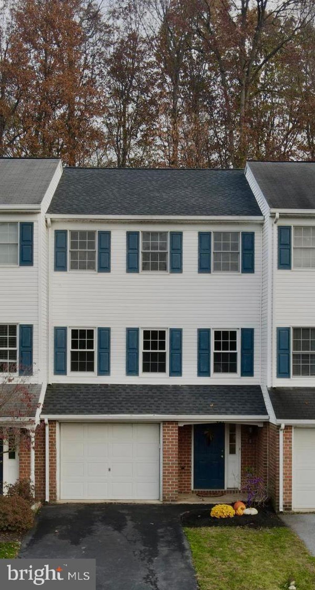 Photo of 421 Crosswinds Drive, Lititz, PA 17543 (MLS # PALA2043866)