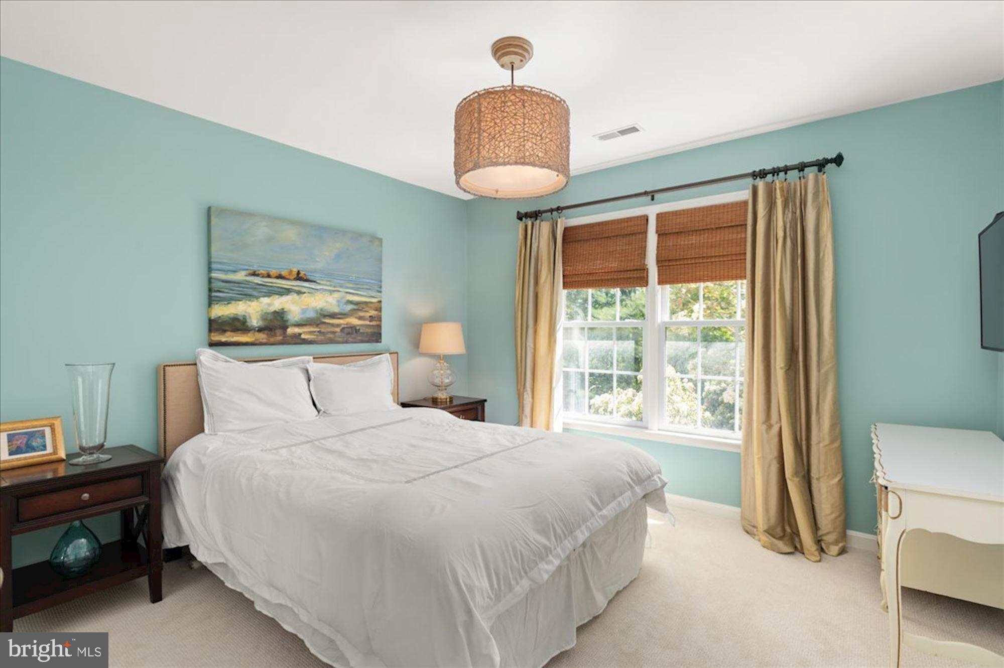 POTOMAC OUTSIDE - Residential