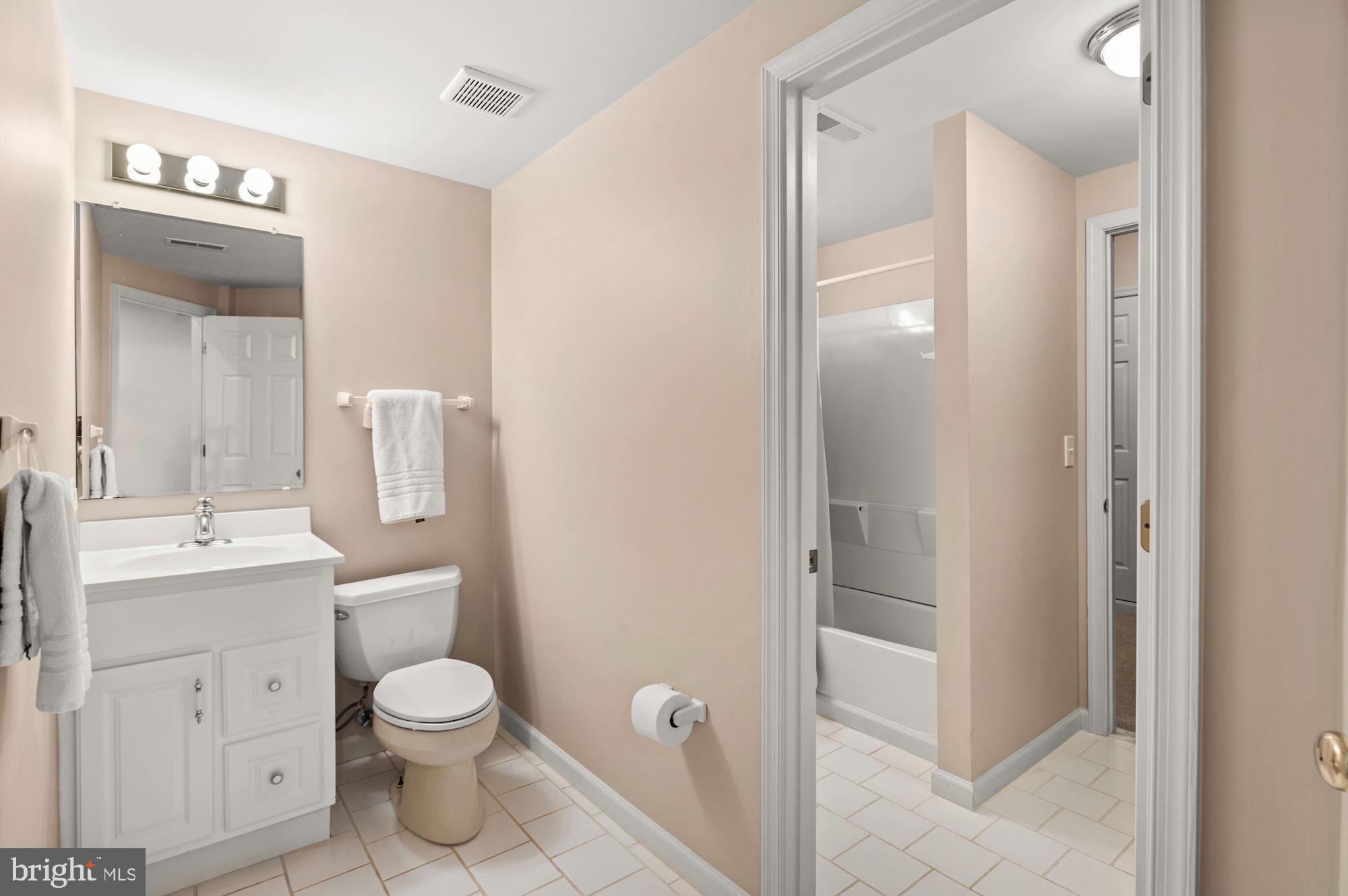 POTOMAC OUTSIDE - Residential