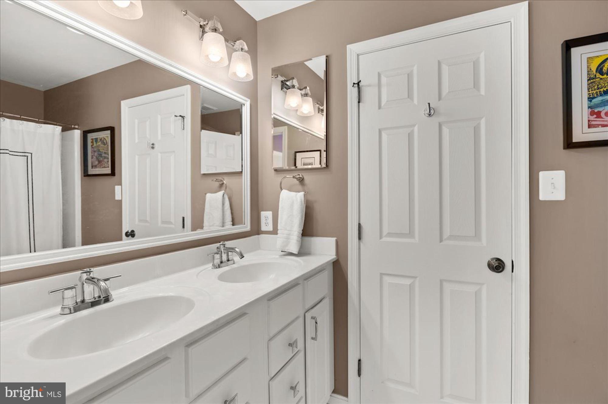 POTOMAC OUTSIDE - Residential