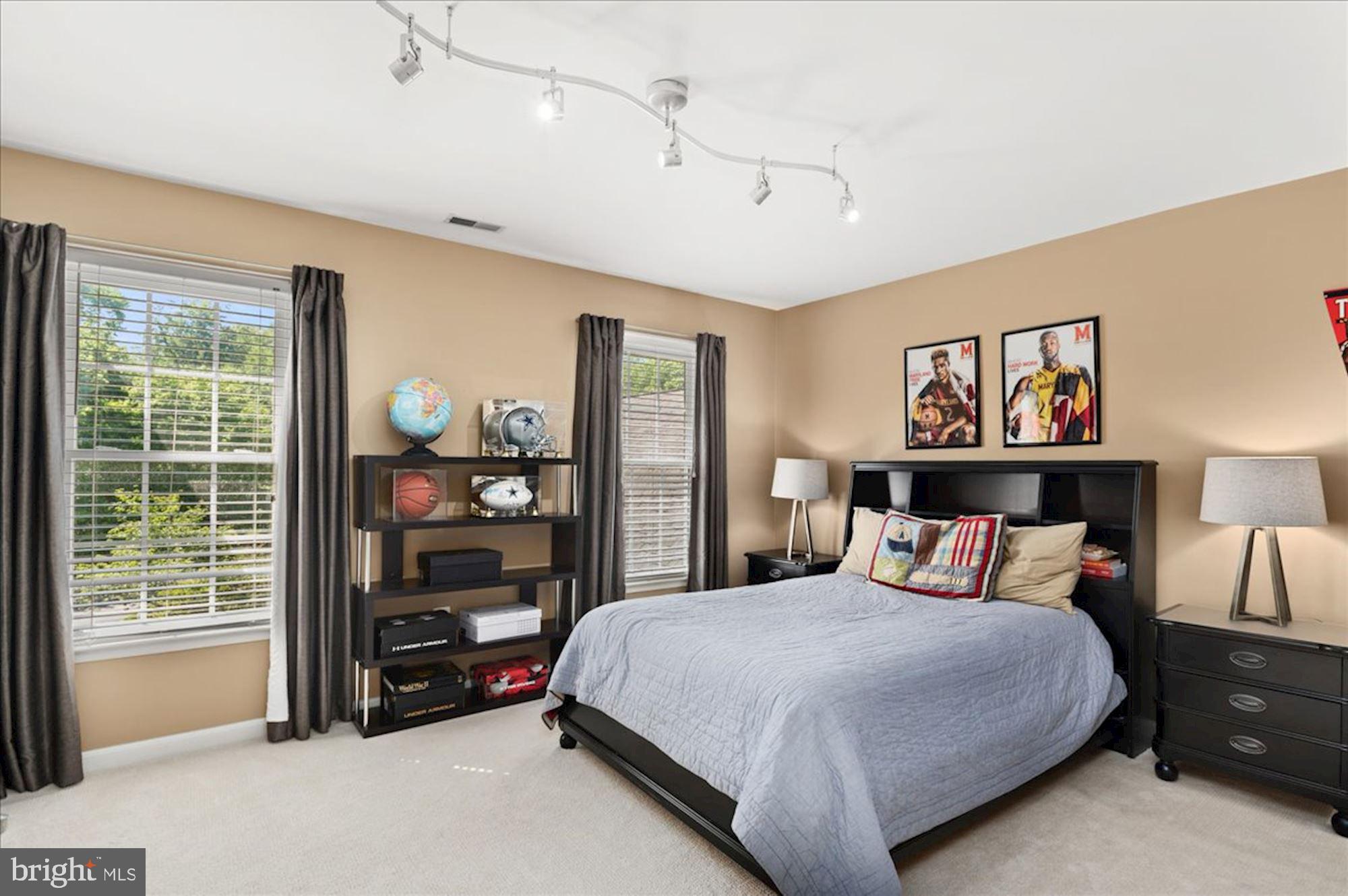 POTOMAC OUTSIDE - Residential