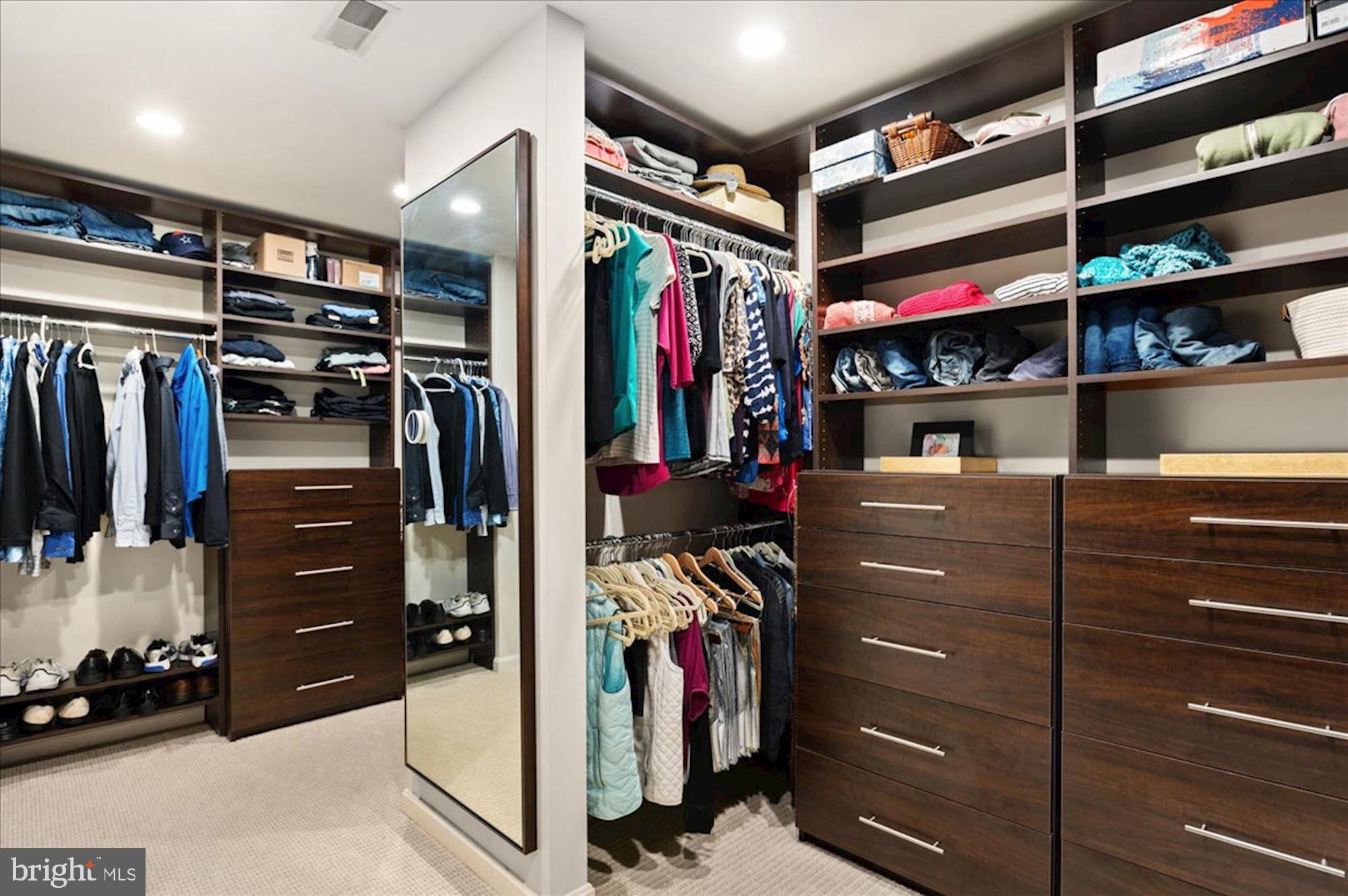 POTOMAC OUTSIDE - Residential