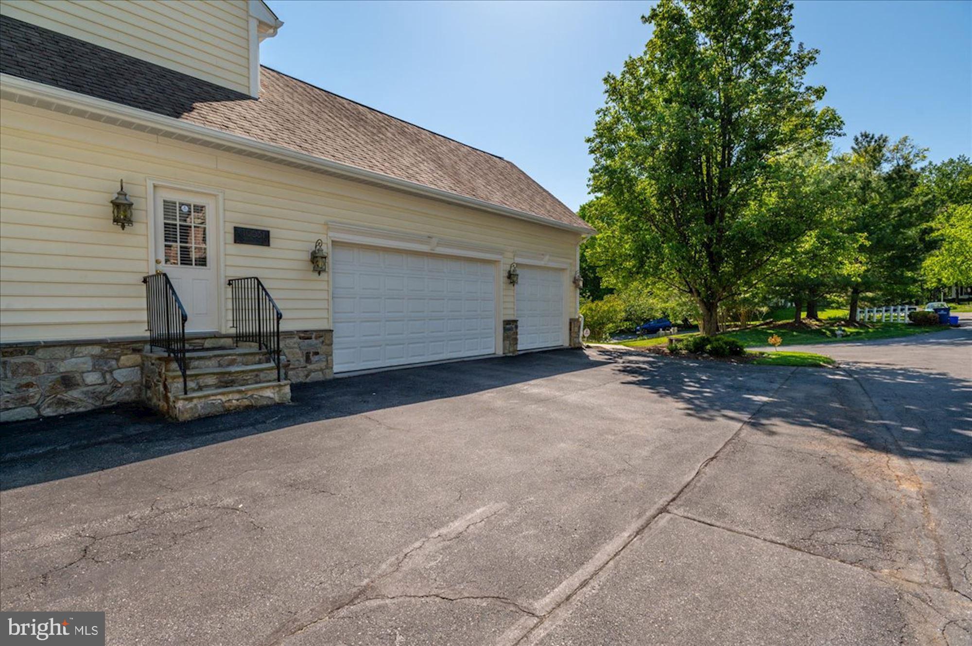 POTOMAC OUTSIDE - Residential