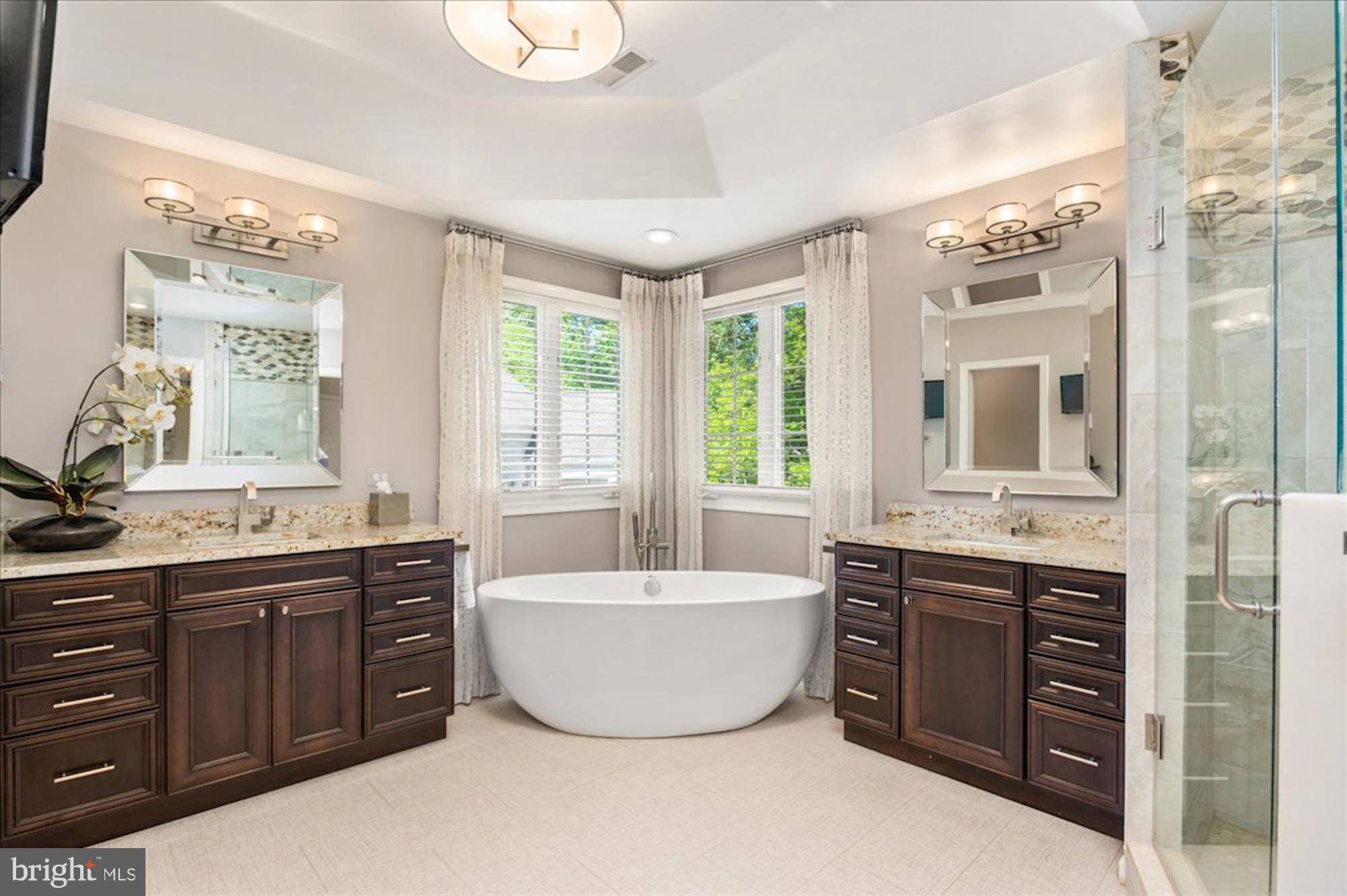 POTOMAC OUTSIDE - Residential