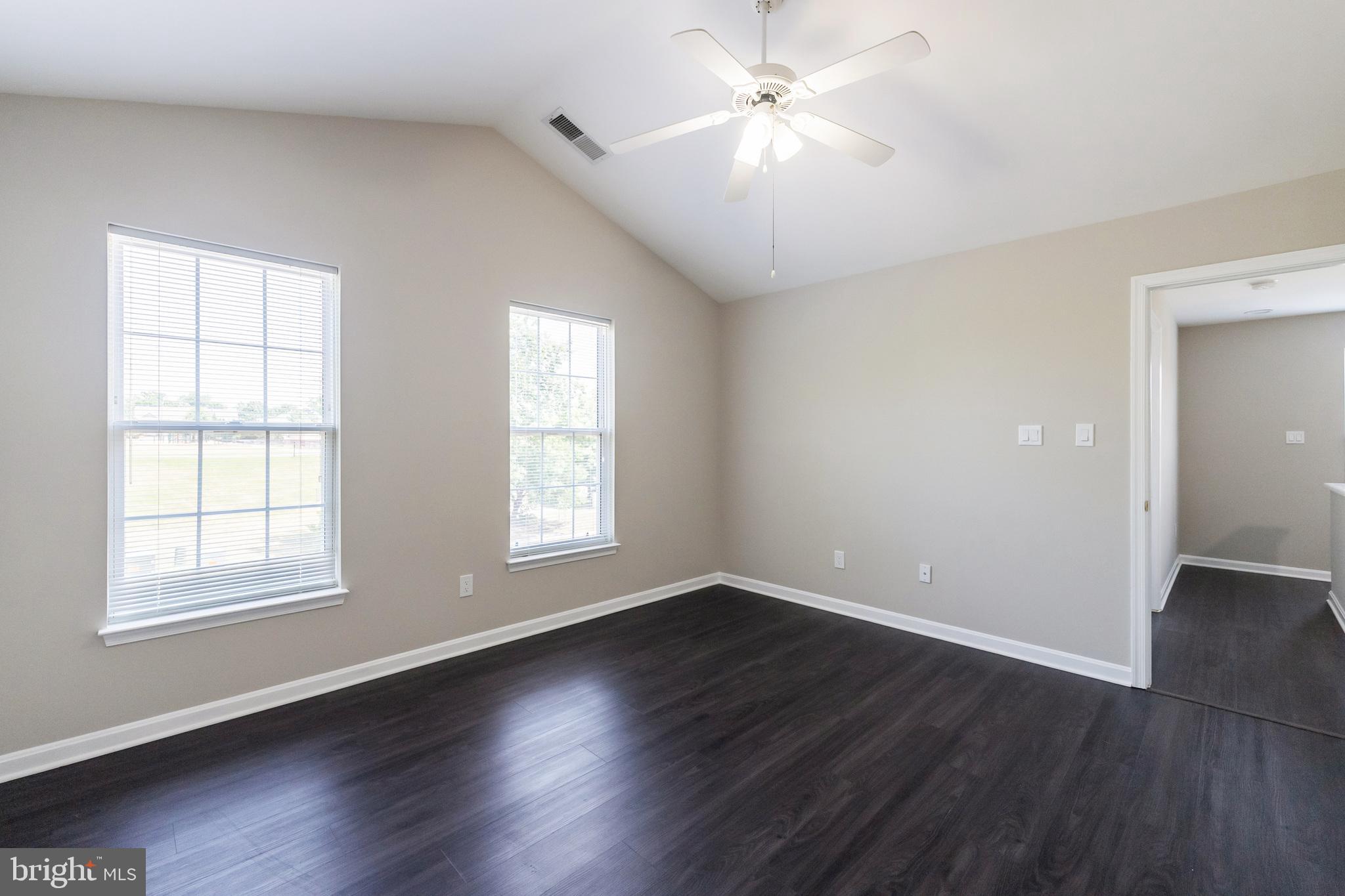 SOUTH RIDING - Residential