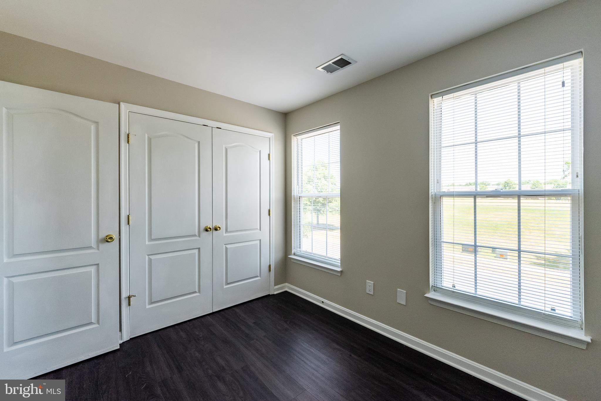 SOUTH RIDING - Residential