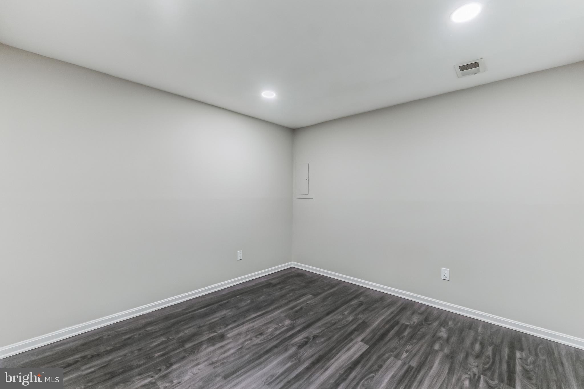 SOUTH RIDING - Residential