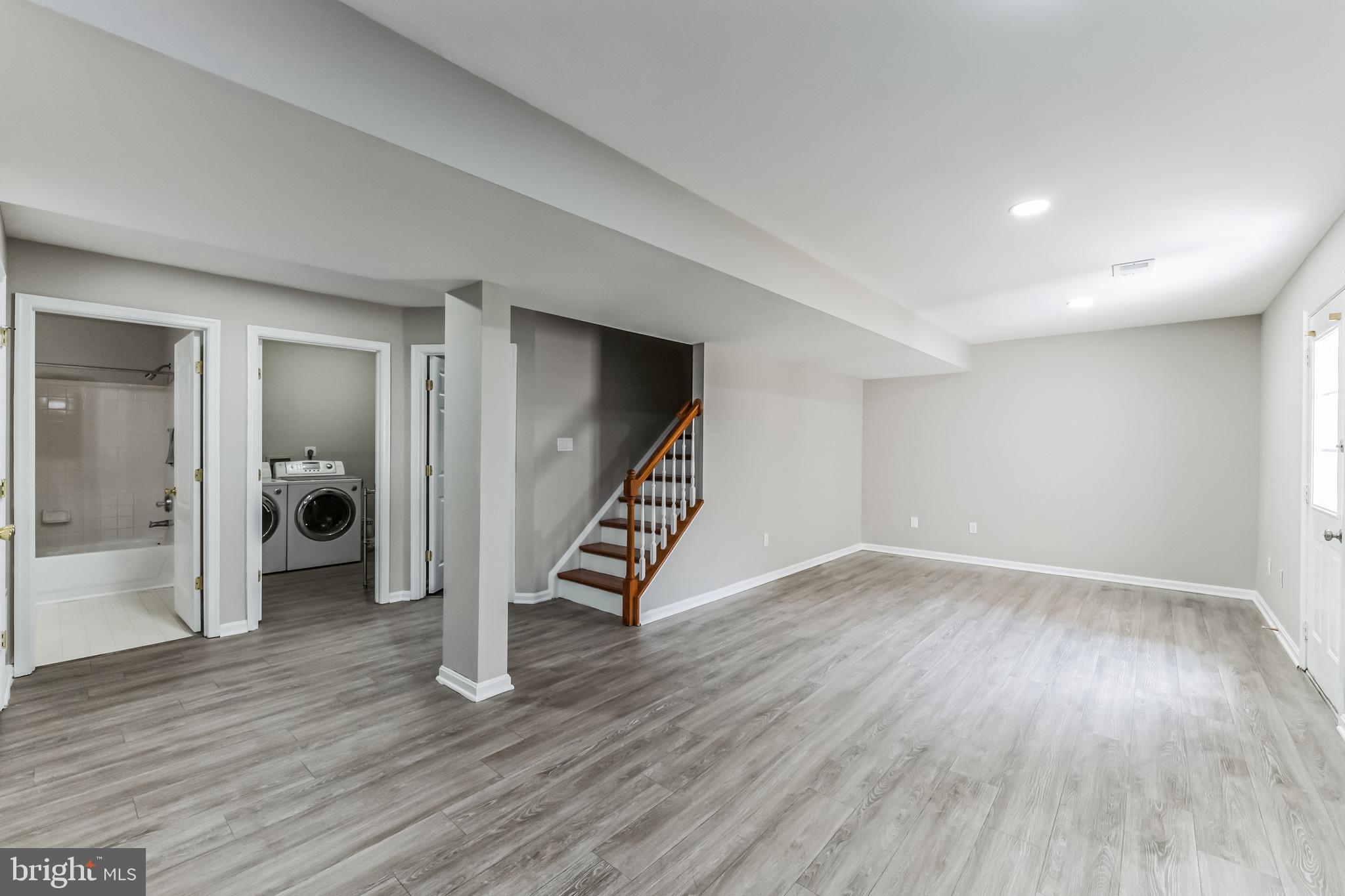 SOUTH RIDING - Residential