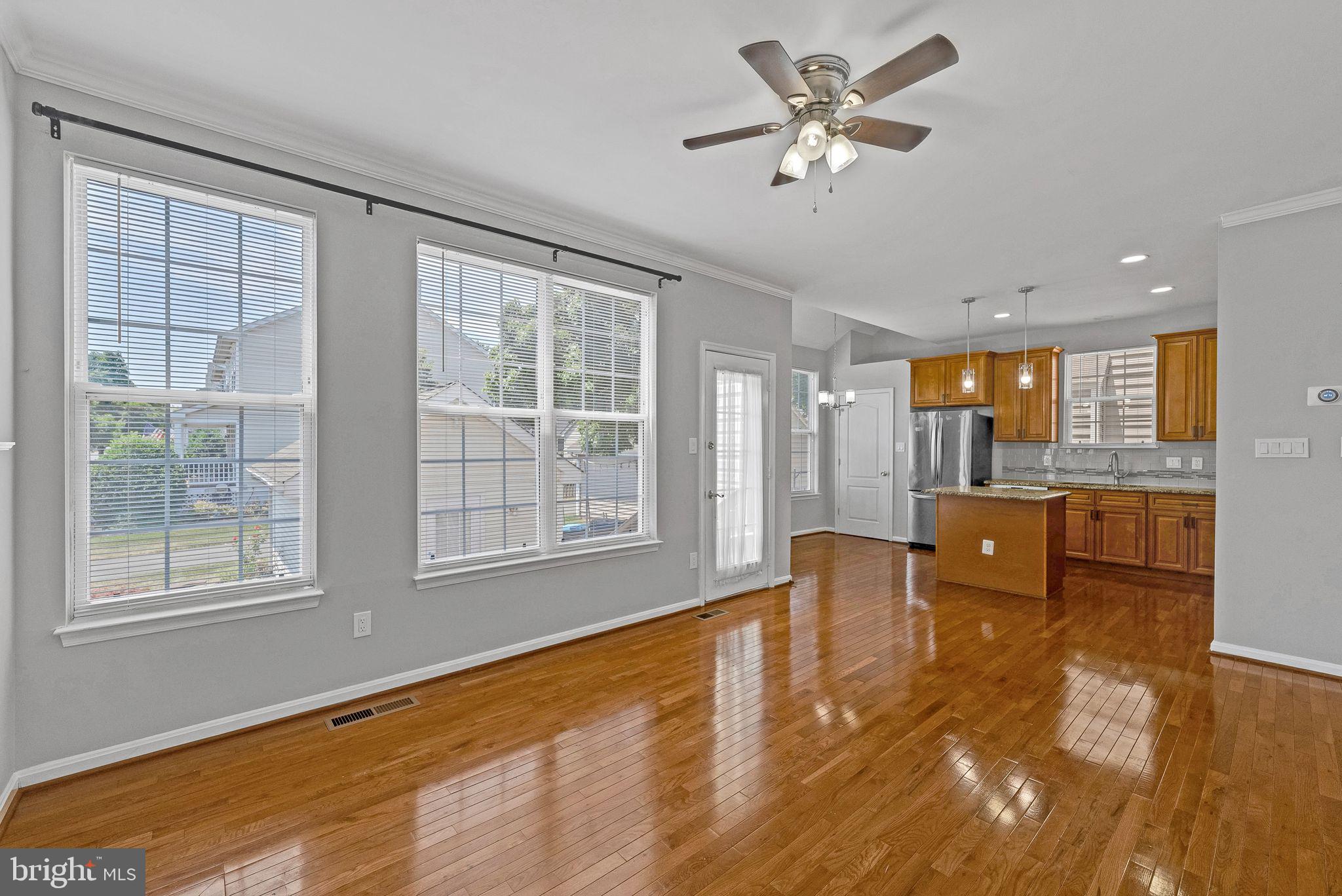 SOUTH RIDING - Residential