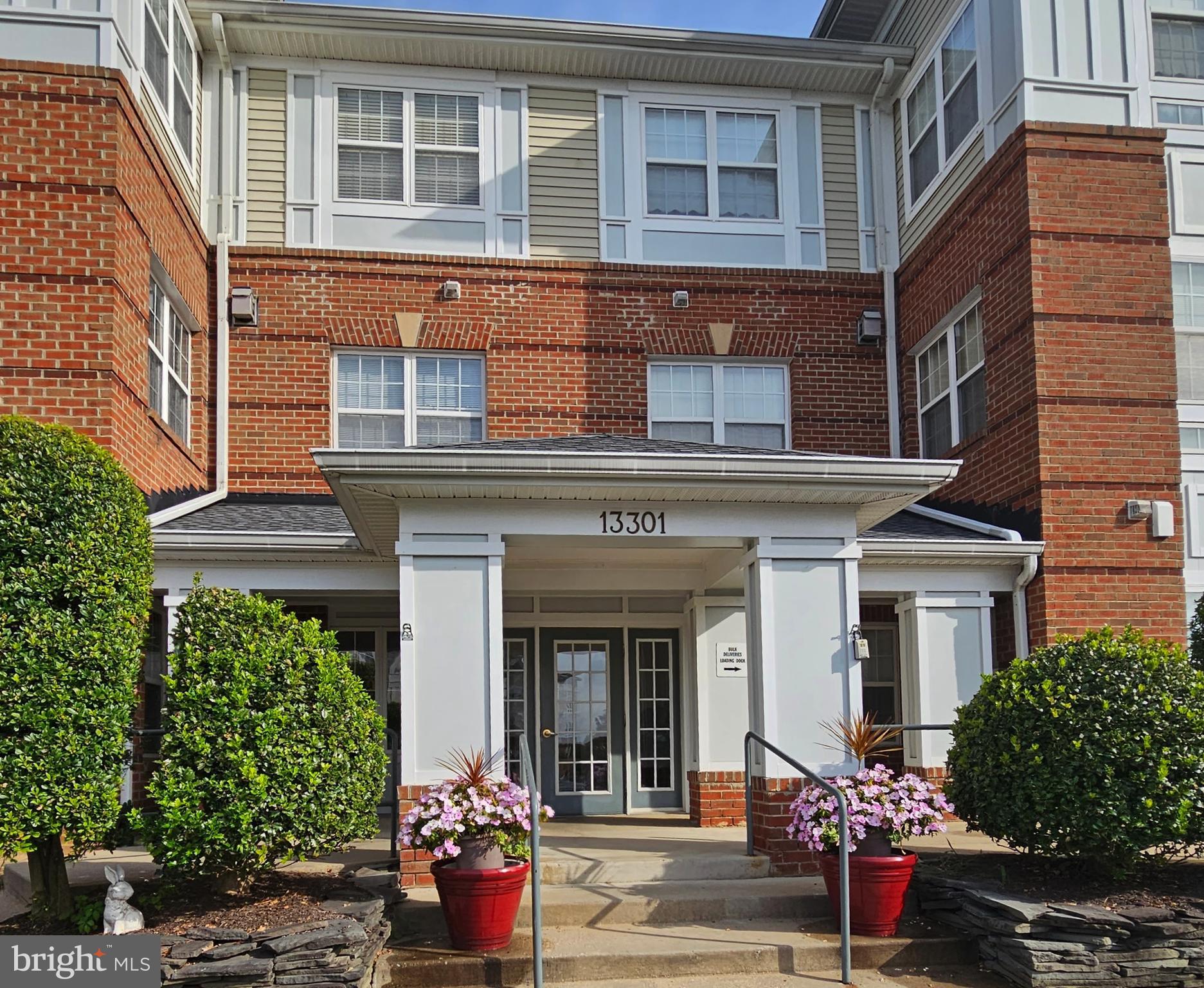 CAMERON GROVE CONDO IV> - Residential