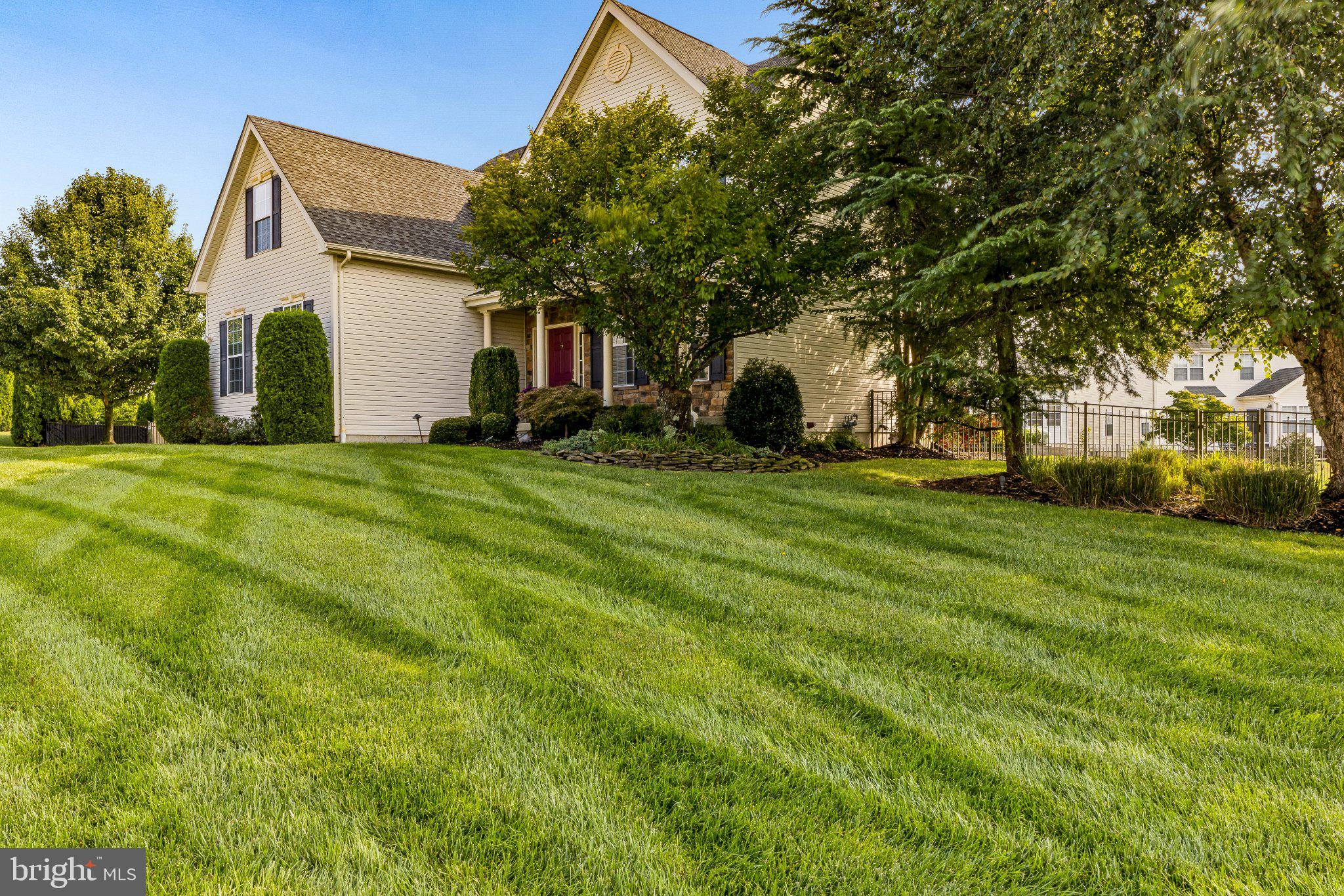 308 WELLINGTON WAY