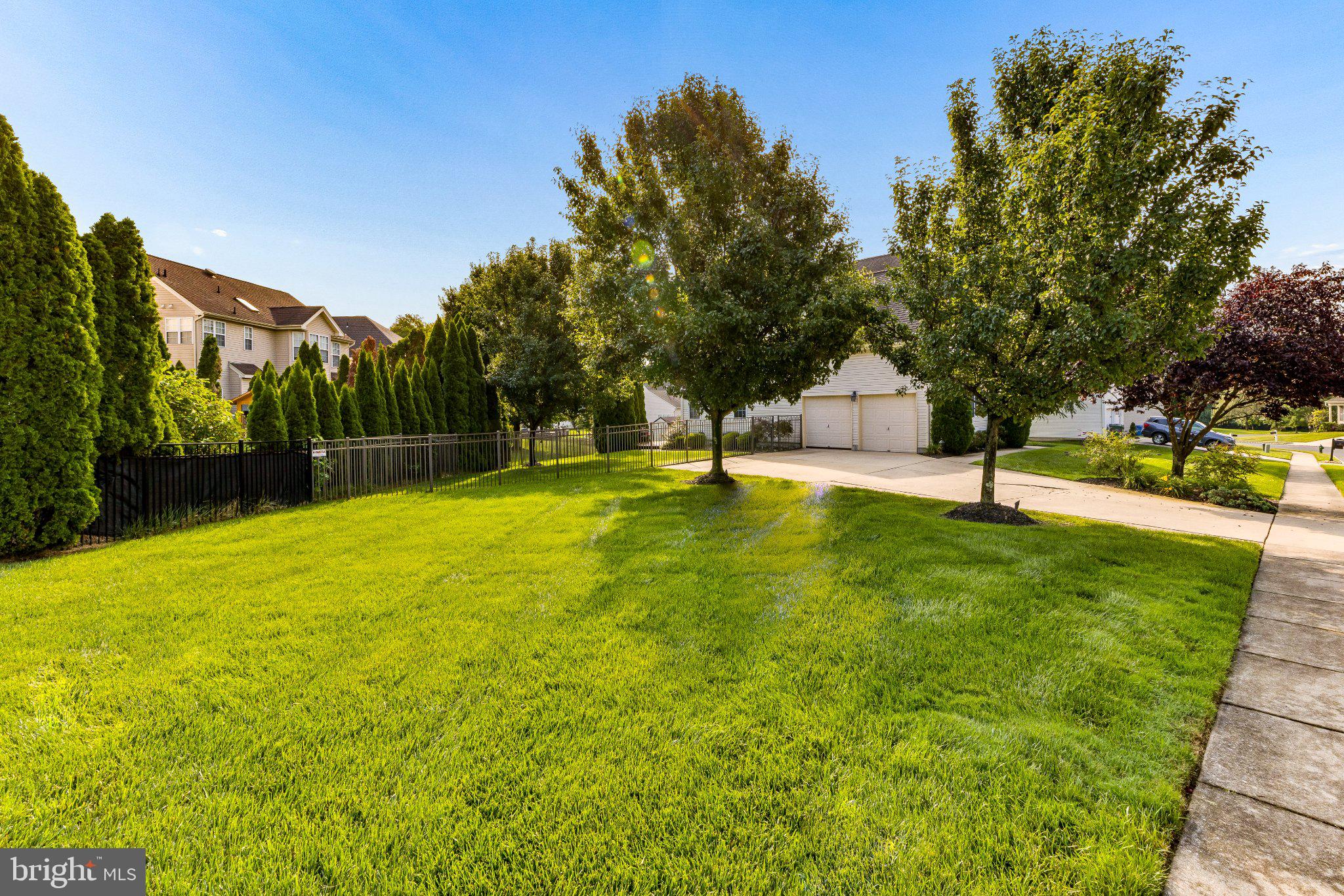 308 WELLINGTON WAY