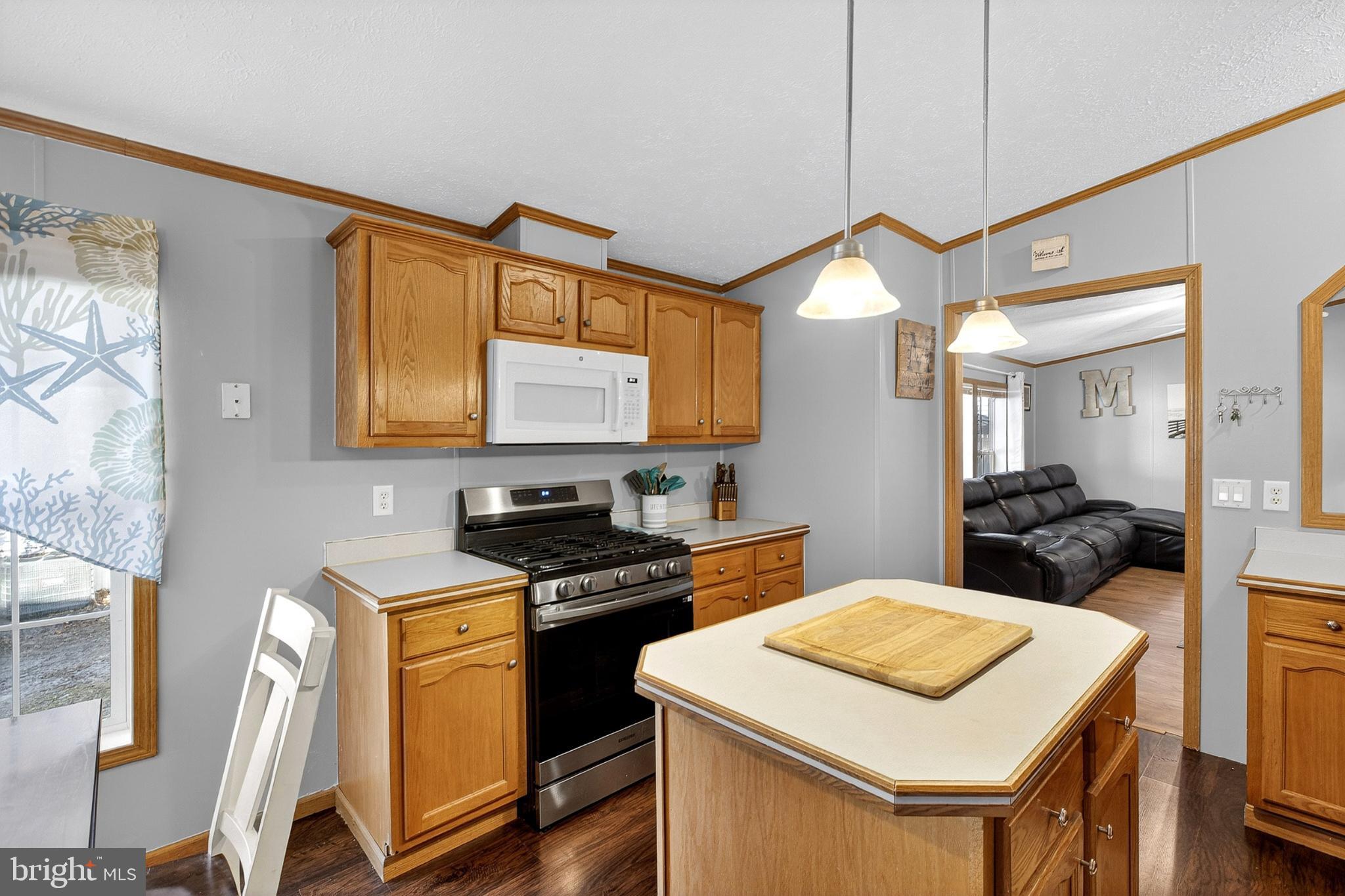 POTNETS LAKESIDE - Residential