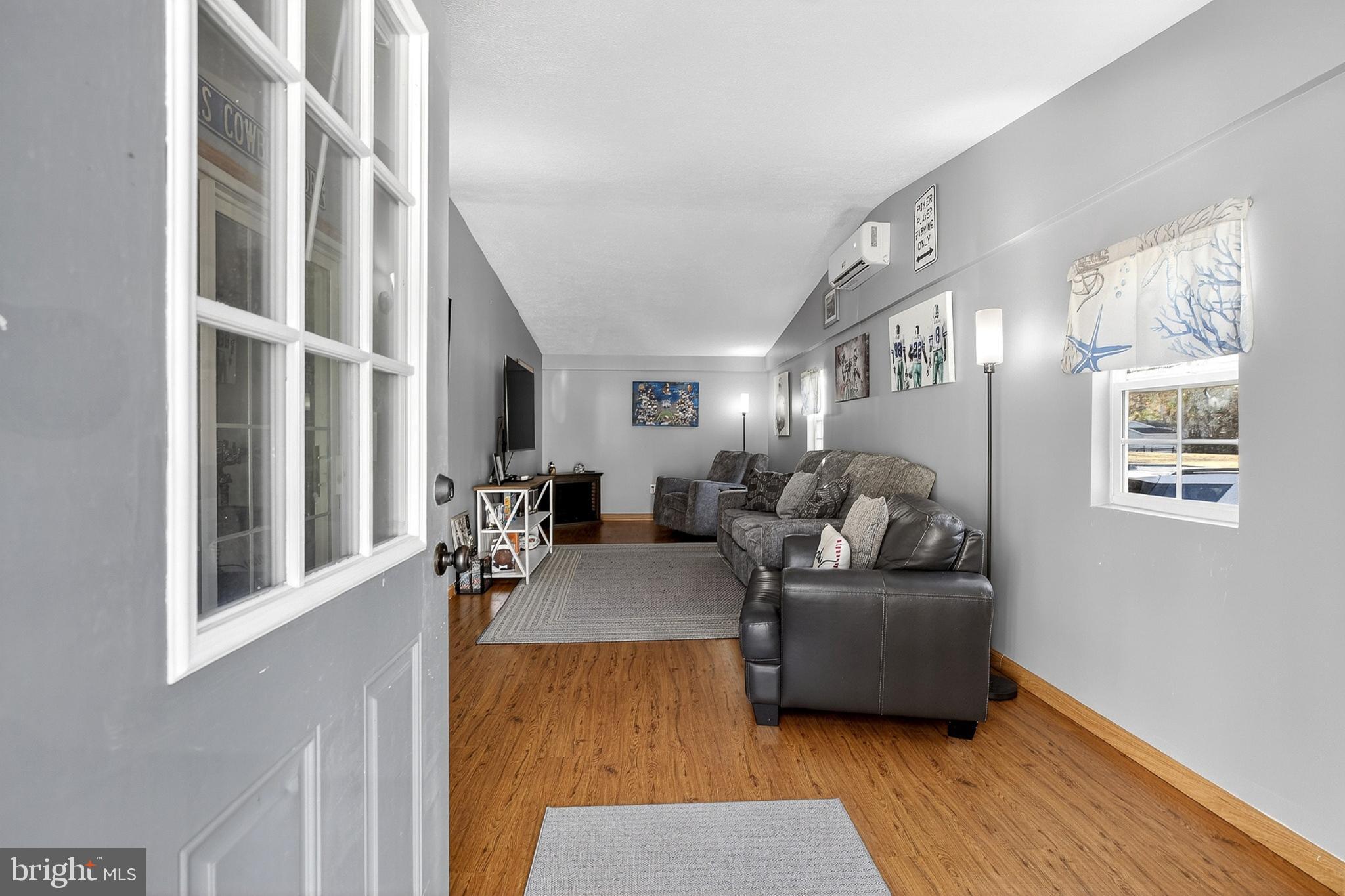 POTNETS LAKESIDE - Residential