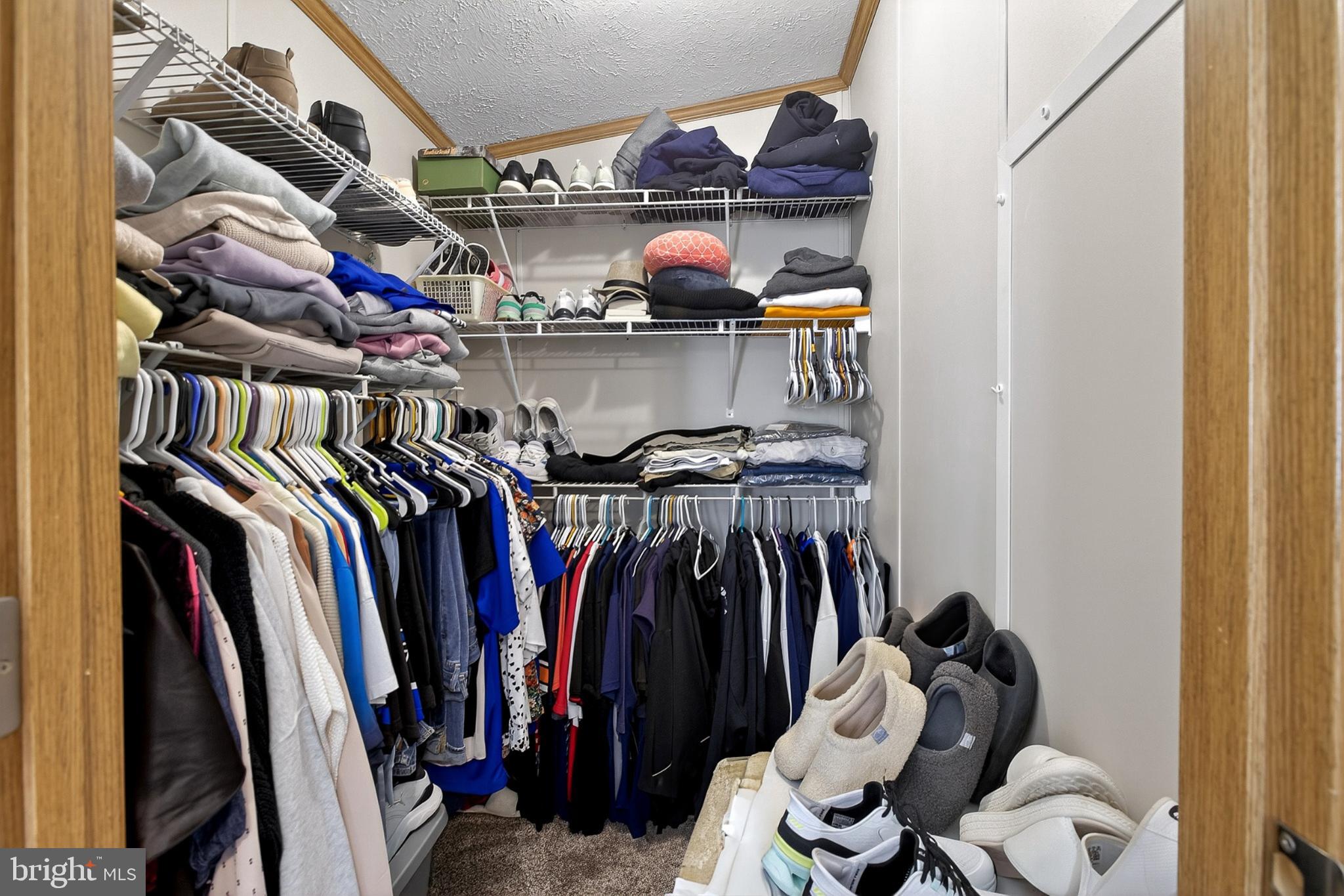 POTNETS LAKESIDE - Residential