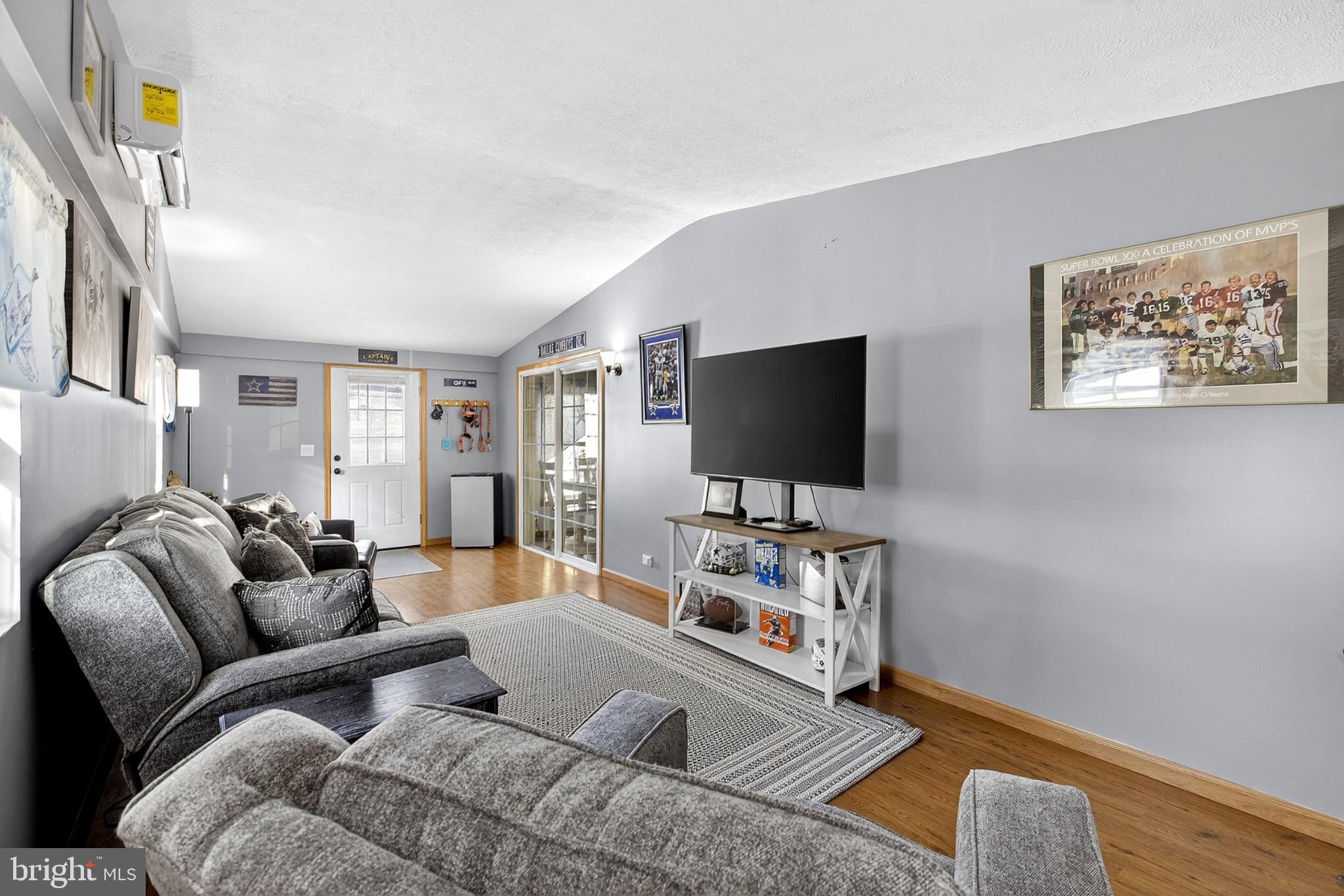 POTNETS LAKESIDE - Residential