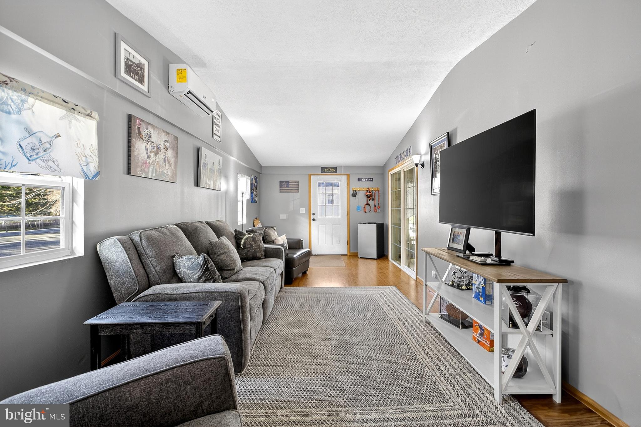 POTNETS LAKESIDE - Residential