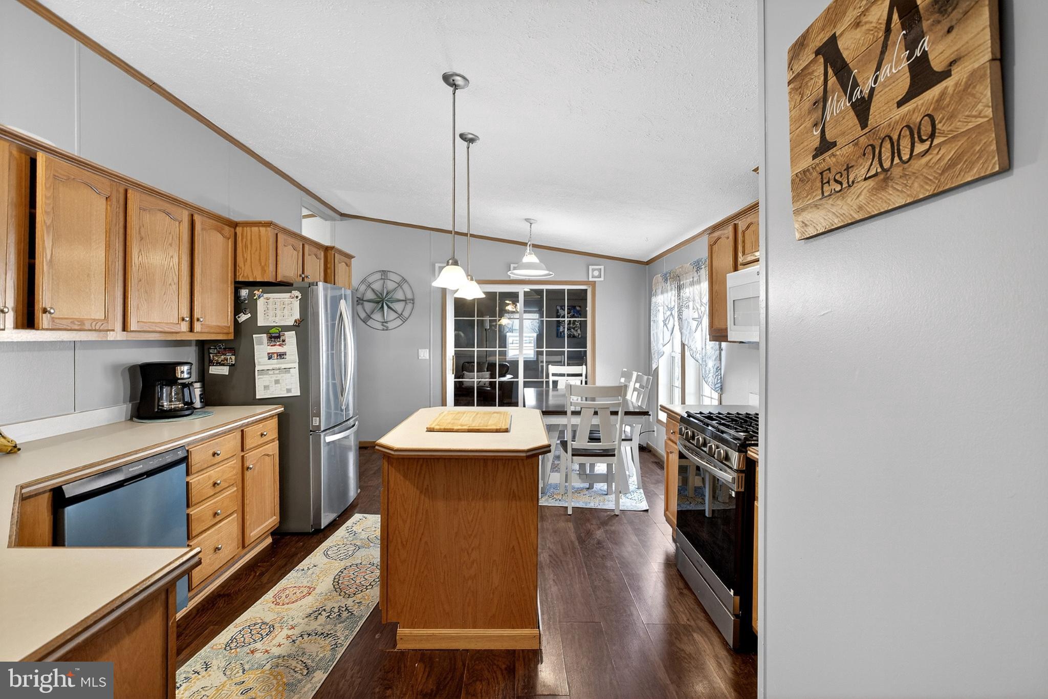 POTNETS LAKESIDE - Residential