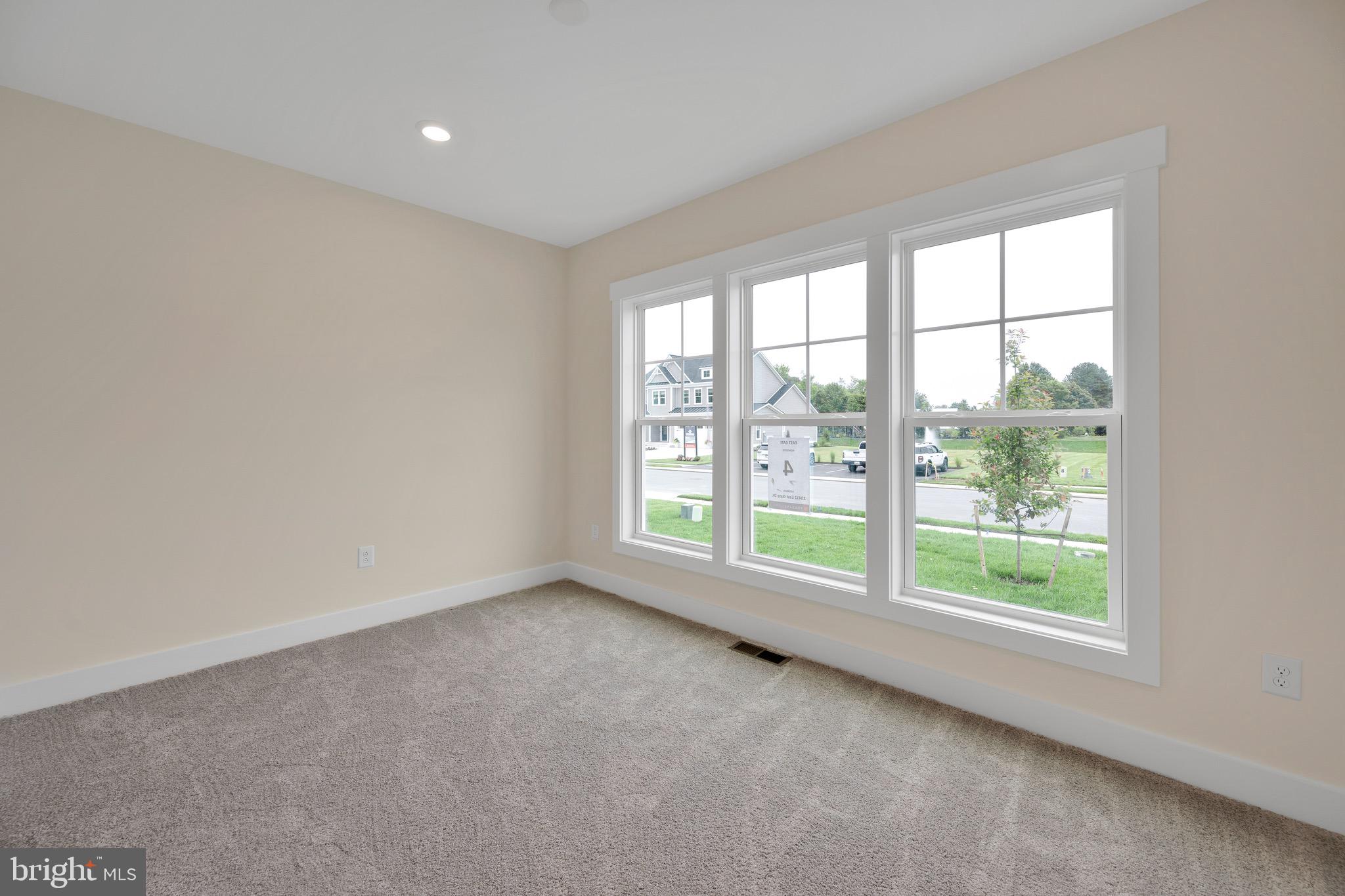 EAST GATE - Residential