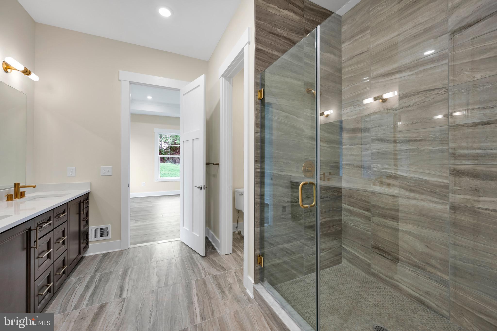 EAST GATE - Residential