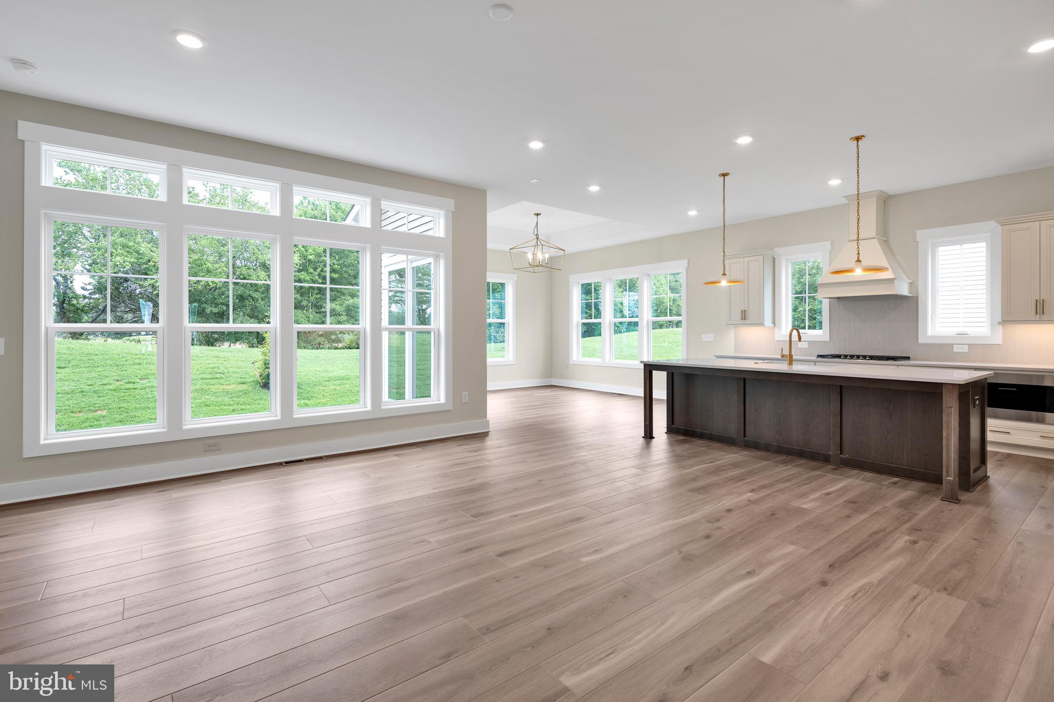 EAST GATE - Residential