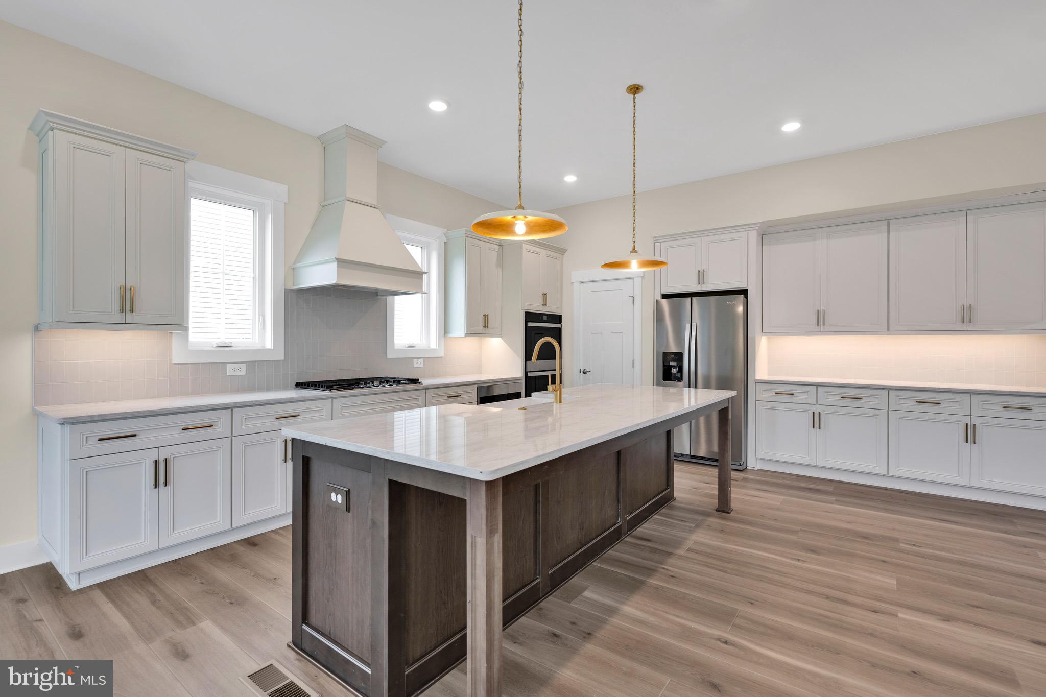 EAST GATE - Residential